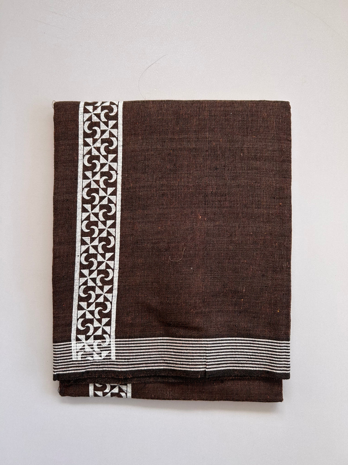 Single Kaily / Lungi - Kaitharikada - Mixed Cotton - 2/40s twisted - 2 inch White Printed Design Kara With Walnut Brown & Black Colour Body (2 meter / 4 muzham) - 22 KK8089 SAT