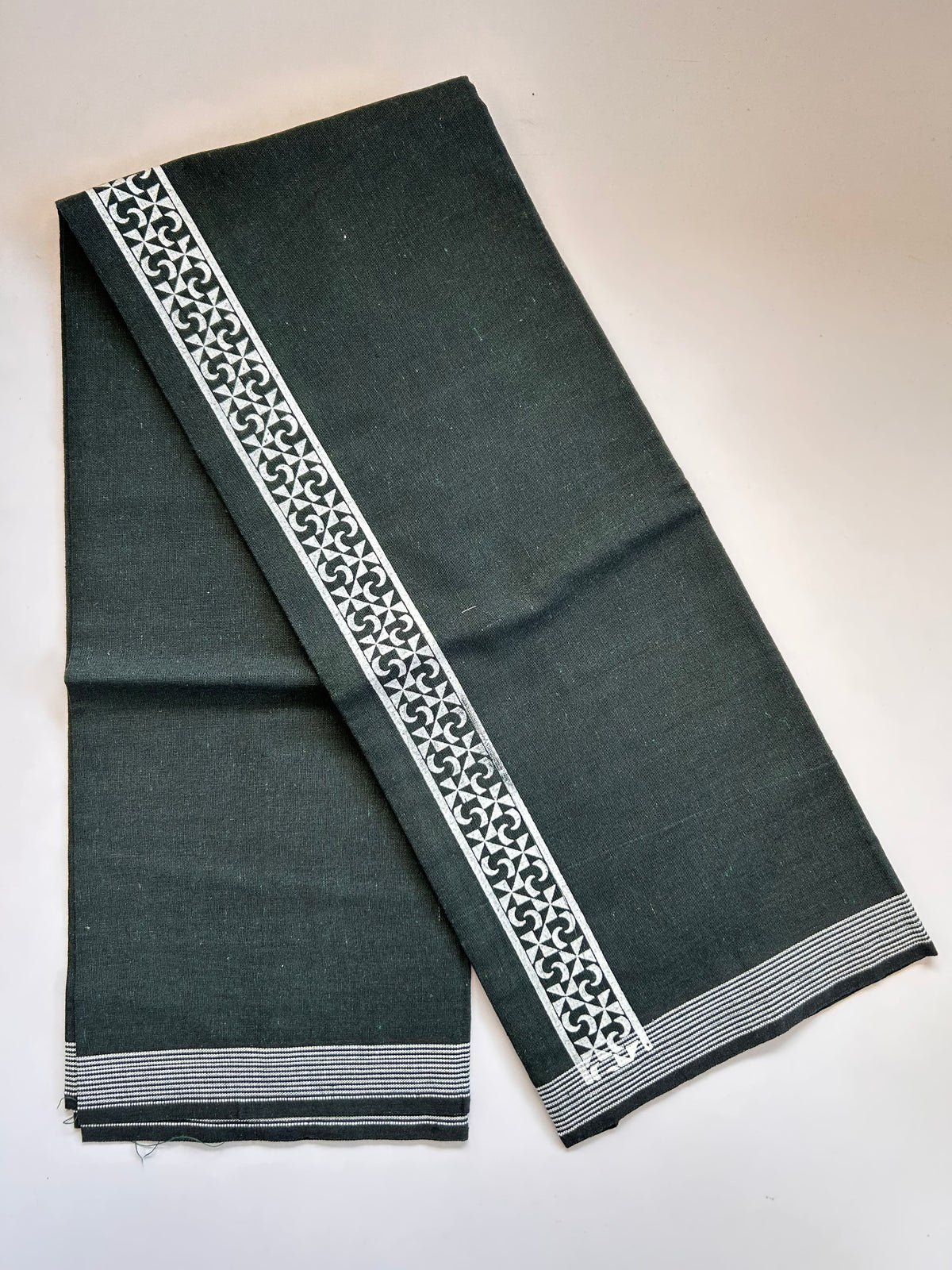 Single Kaily / Lungi - Kaitharikada - Mixed Cotton - 2/40s twisted - 2 inch White Printed Design Kara With Dark Green & Black Colour Body (2 meter / 4 muzham) - 24 KK8089 SAT