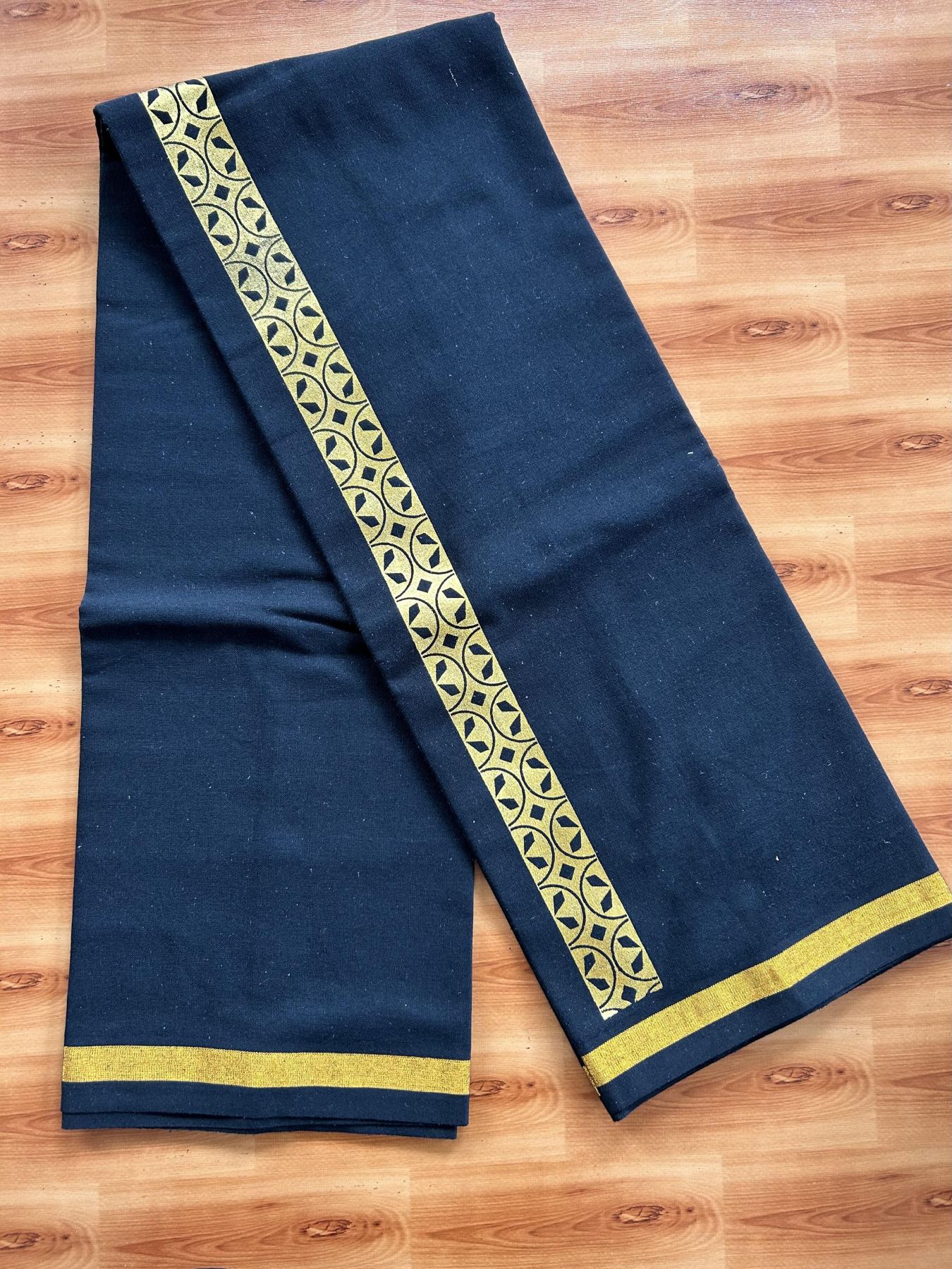 Kaitharikada - Single Kaily / Lungi - Mixed Cotton - 40s twisted - 1.5 inch  Dark Gold Kasav Printed Design kara with Black colour body (2 meter / 4 muzham) - 14 KK8058 GAN