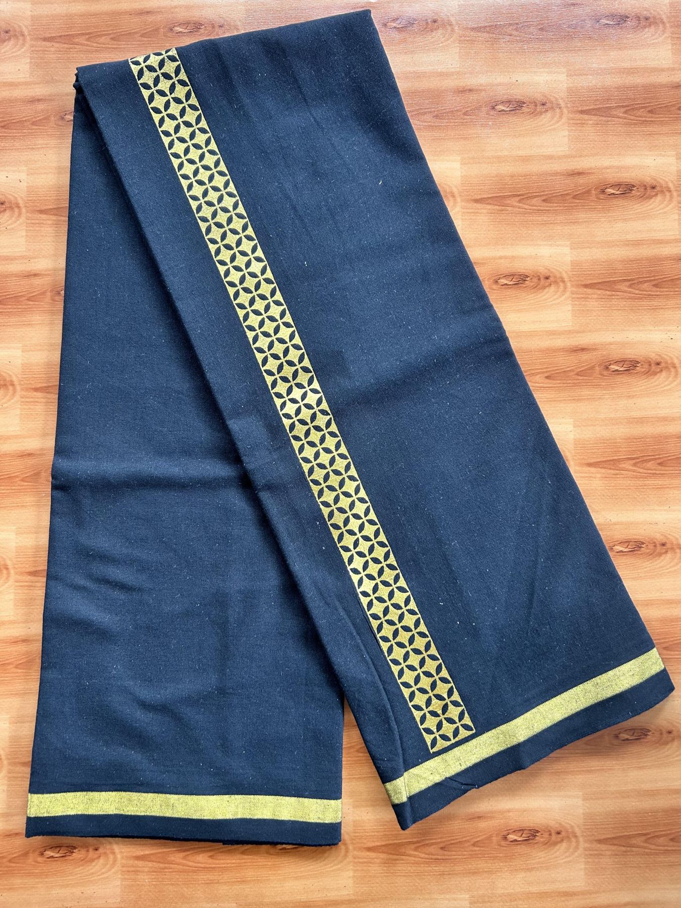 Kaitharikada - Single Kaily / Lungi - Mixed Cotton - 40s twisted - 1.5 inch Light Gold Kasav Printed Design kara with Black colour body (2 meter / 4 muzham) - 15 KK8058 GAN