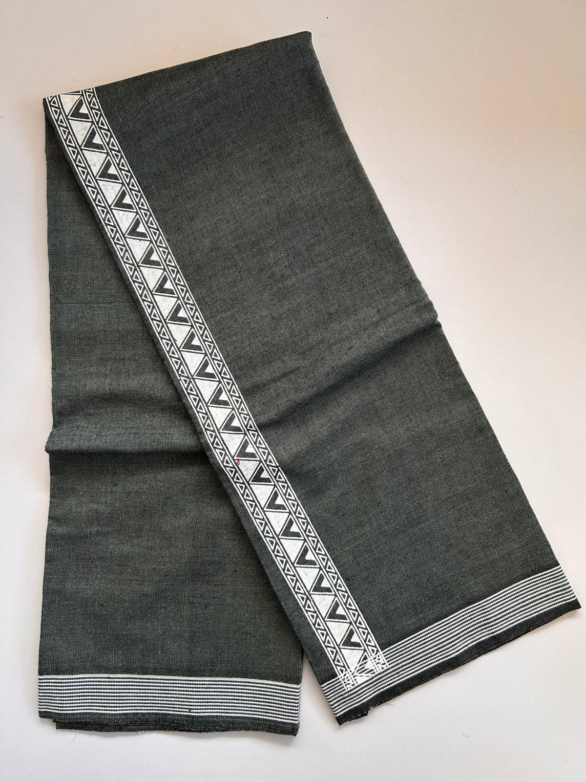 Single Kaily / Lungi - Kaitharikada - Mixed Cotton - 2/40s twisted - 2 inch White Printed Design Kara grey Green & Black Colour Body (2 meter / 4 muzham) - 32 KK8089 SAT