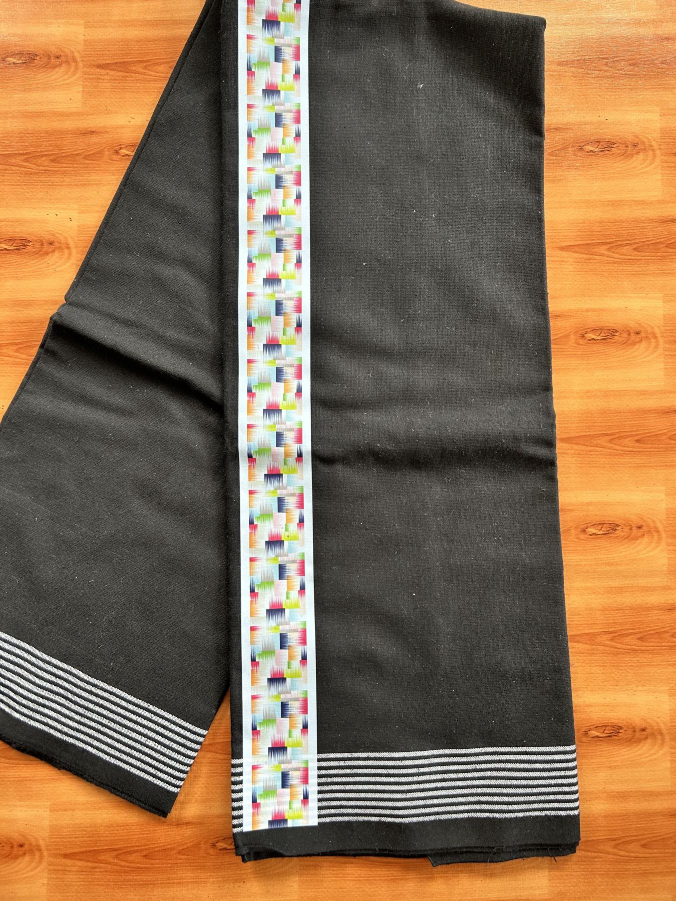 Kaitharikada - Single Kaily / Lungi - Mixed Cotton - 40s twisted - 2 inch Multi Colour Printed Design Kara with Black colour body (2 meter / 4 muzham) - 25 KK8058 GAN