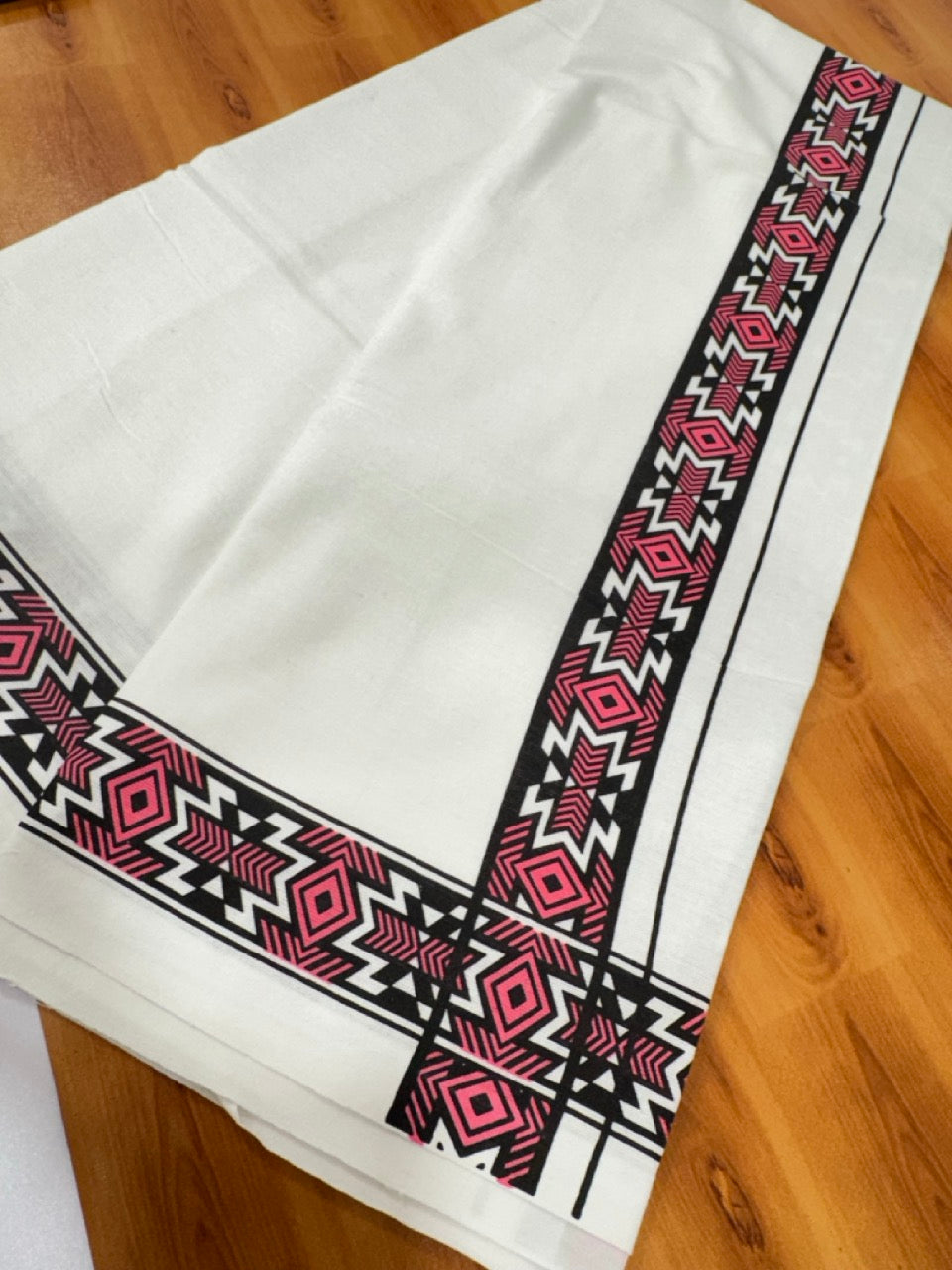 Single White Kerala Mund Polyster Mixed Cotton - (20s) - Kaily / Lungi - 2 inch Peach Printed Kara (2 meter / 4 muzham) - 1 KK8070 GAN