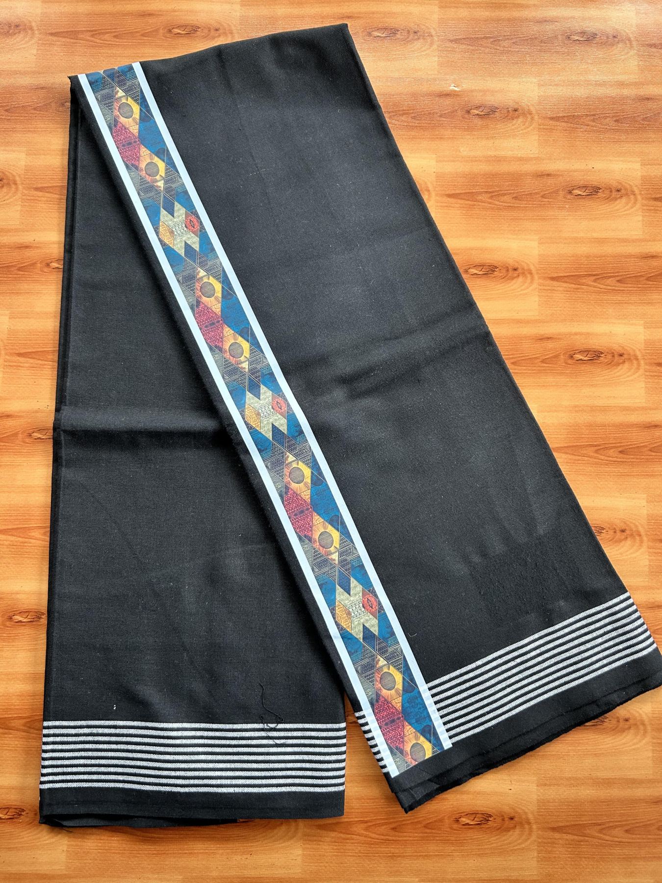 Kaitharikada - Single Kaily / Lungi - Mixed Cotton - 40s twisted - 2 inch Multi Colour Printed Design Kara with Black colour body (2 meter / 4 muzham) - 23 KK8058 GAN