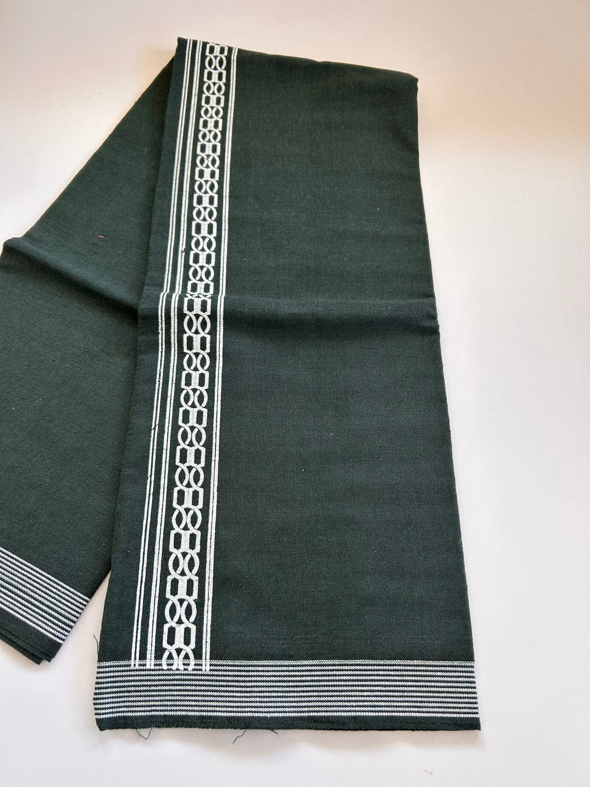 Single Kaily / Lungi - Kaitharikada - Mixed Cotton - 2/40s twisted - 2 inch White Printed Design Kara With Dark Green & Black Colour Body (2 meter / 4 muzham) - 11 KK8089 SAT