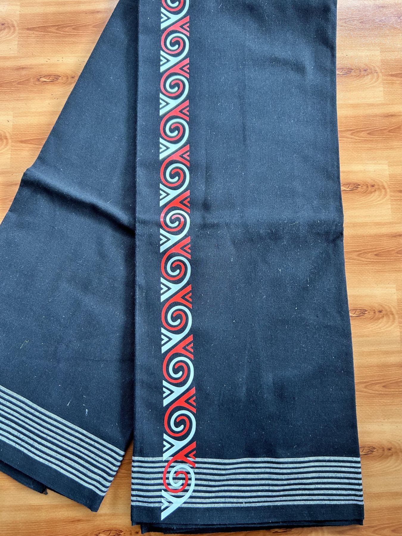 Kaitharikada - Single Kaily / Lungi - Mixed Cotton - 40s twisted - 1.25 inch Red & White Printed Design Kara with Black colour body (2 meter / 4 muzham) - 21 KK8058 GAN