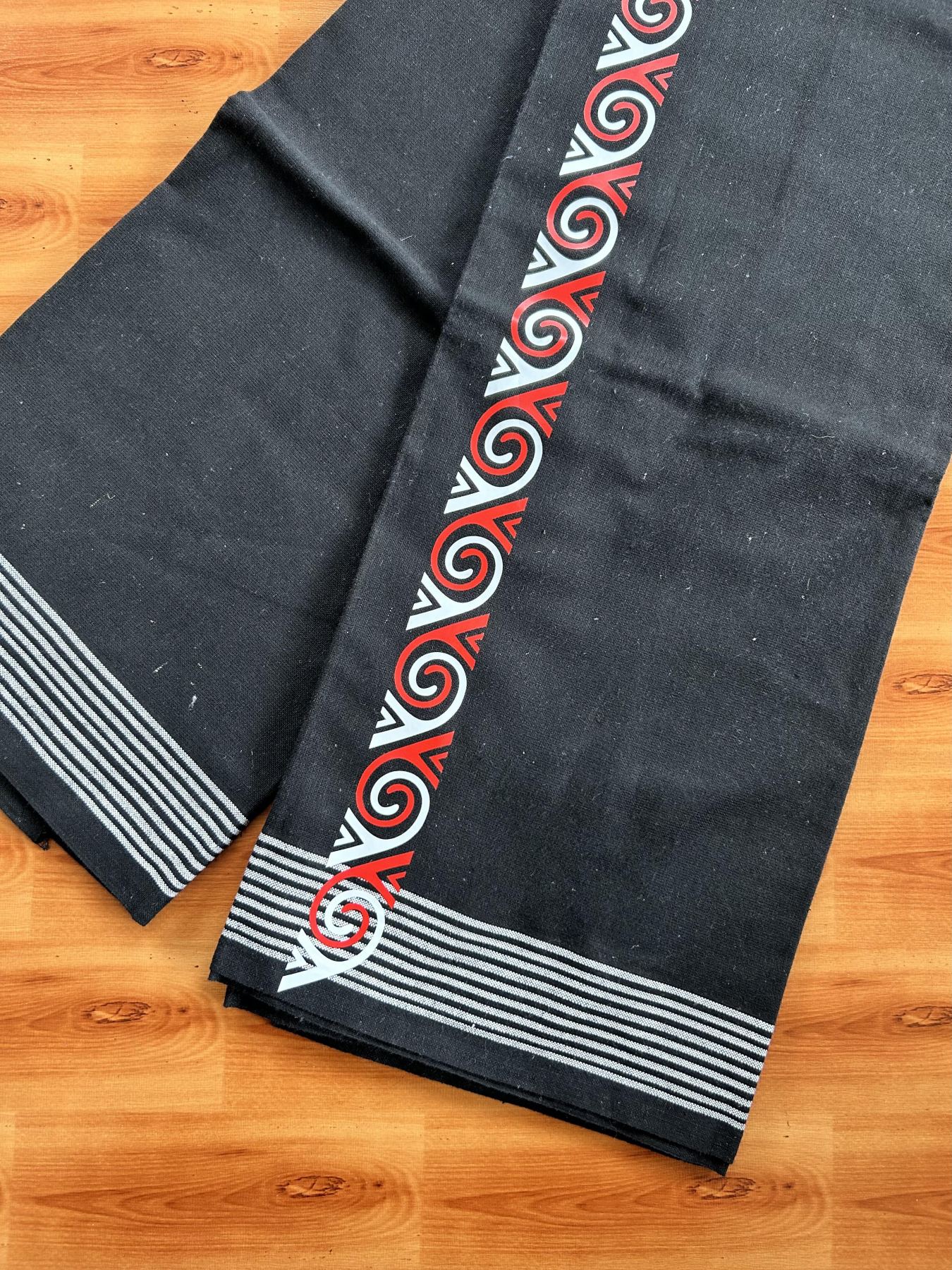 Kaitharikada - Single Kaily / Lungi - Mixed Cotton - 40s twisted - 1.25 inch Red & White Printed Design Kara with Black colour body (2 meter / 4 muzham) - 21 KK8058 GAN
