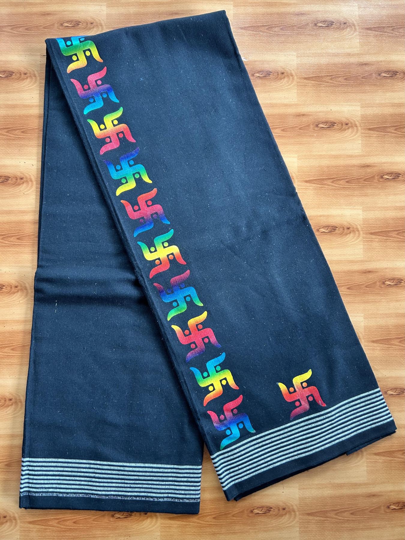 Kaitharikada - Single Kaily / Lungi - Mixed Cotton - 40s twisted - 2 inch Multi Colour Swastik Printed Design Kara with Black colour body (2 meter / 4 muzham) - 18 KK8058 GAN