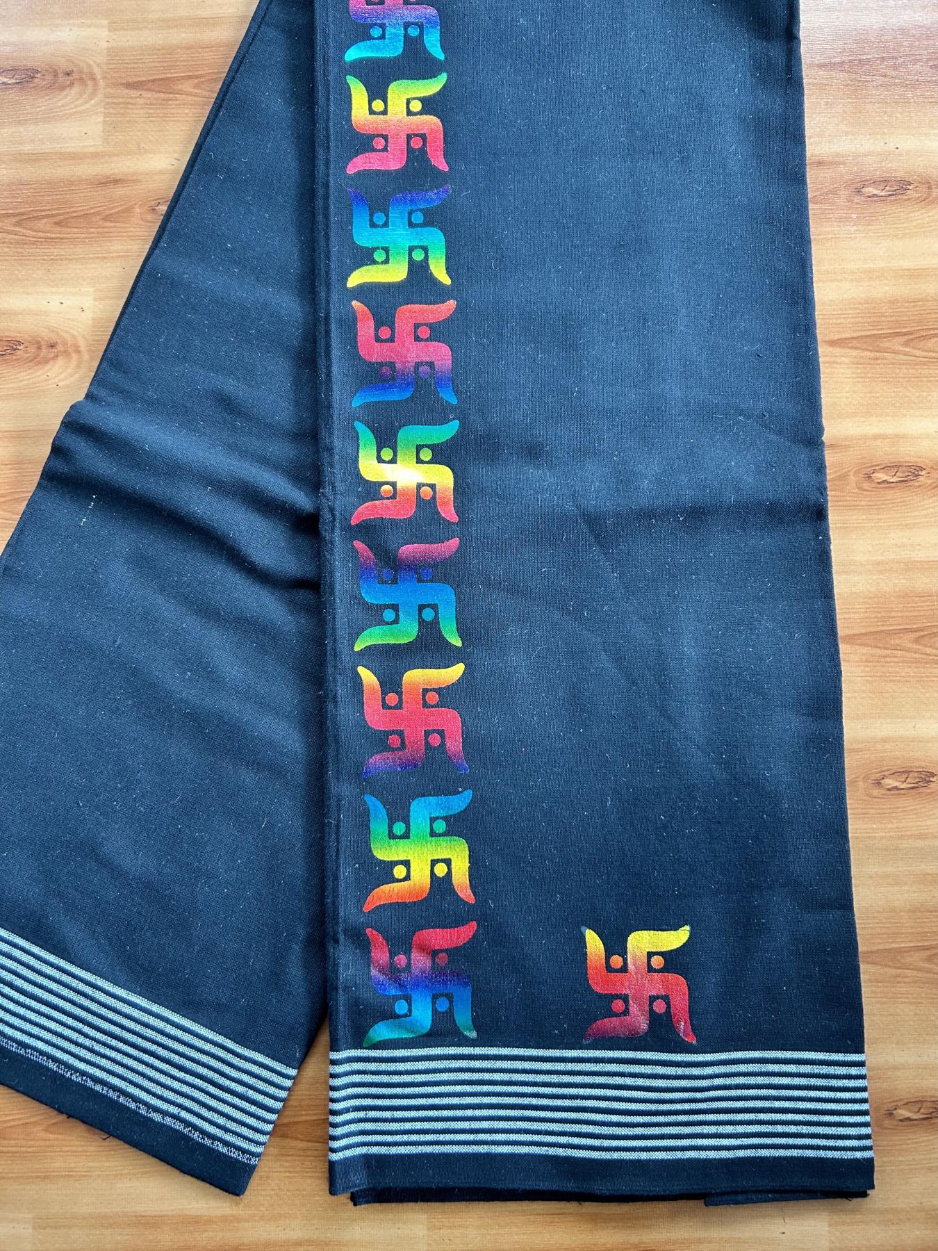 Kaitharikada - Single Kaily / Lungi - Mixed Cotton - 40s twisted - 2 inch Multi Colour Swastik Printed Design Kara with Black colour body (2 meter / 4 muzham) - 18 KK8058 GAN