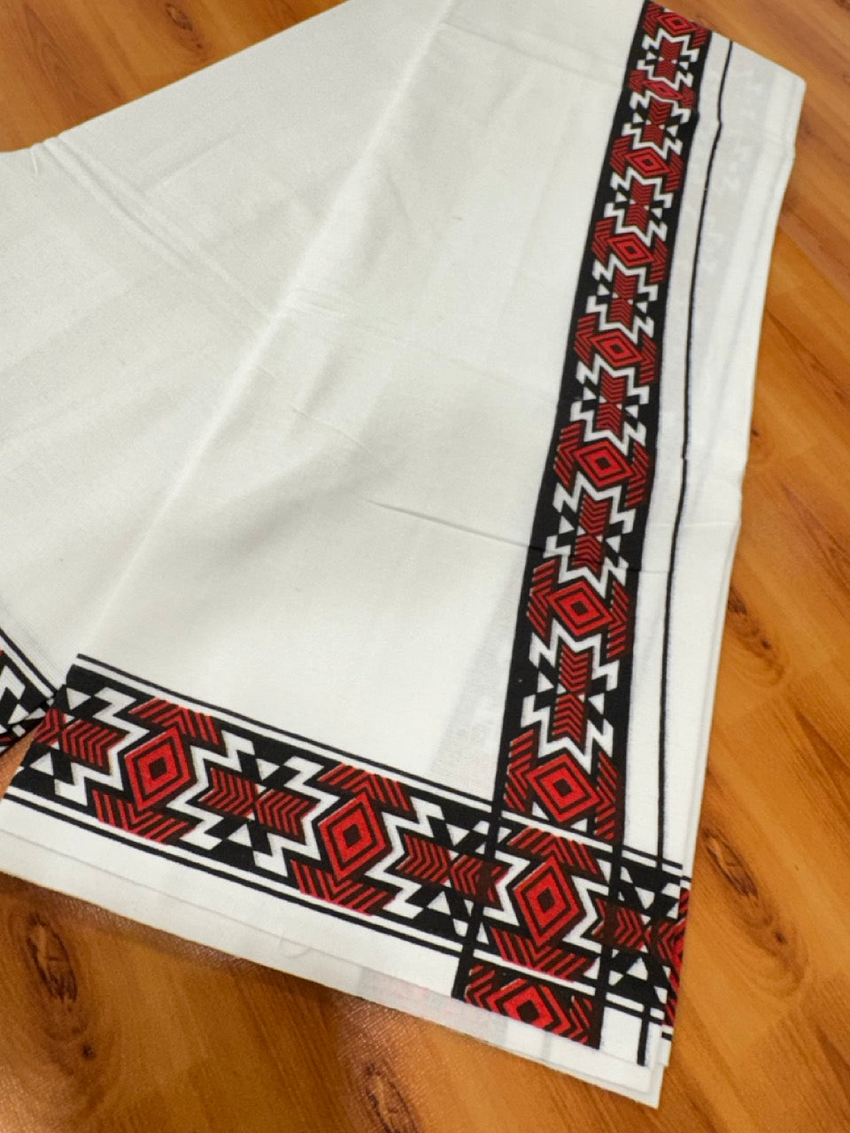 Single White Kerala Mund Polyster Mixed Cotton - (20s) - Kaily / Lungi - 2 inch Red Printed Kara (2 meter / 4 muzham) - 8 KK8070 GAN