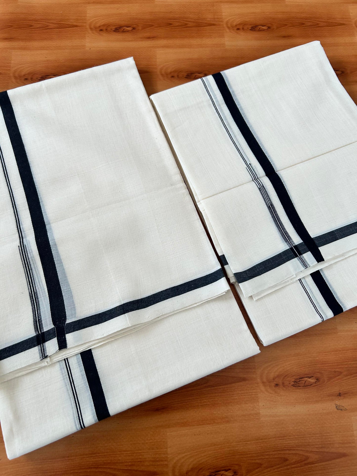 Off White Single Set Mundu 25% Discount !! KaithariKada Handloom Millpaav  Balaramapuram - 100% Pure Cotton - 80X90 - 1 cm Puliyilakkara Black Chutty Kara - Mundu 2 mtr & Neriyath 2.70 mtr - 2 KK5458 SOM
