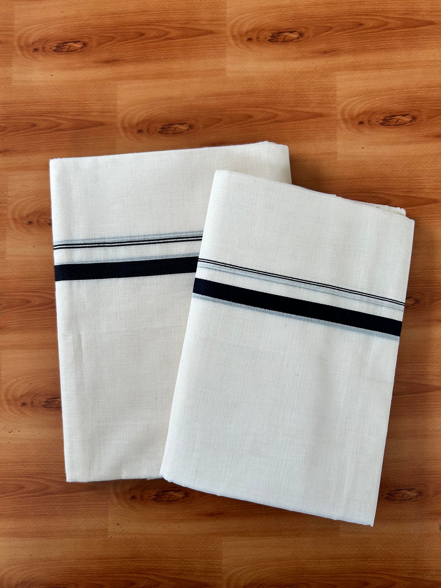 Off White Single Set Mundu 25% Discount !! KaithariKada Handloom Millpaav  Balaramapuram - 100% Pure Cotton - 80X90 - 1 cm Puliyilakkara Black Chutty Kara - Mundu 2 mtr & Neriyath 2.70 mtr - 2 KK5458 SOM
