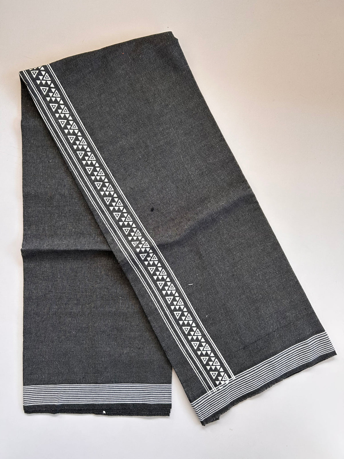 Single Kaily / Lungi - Kaitharikada - Mixed Cotton - 2/40s twisted - 2 inch White Printed Design Kara With Ash Grey & Black Colour Body (2 meter / 4 muzham) - 16 KK8089 SAT