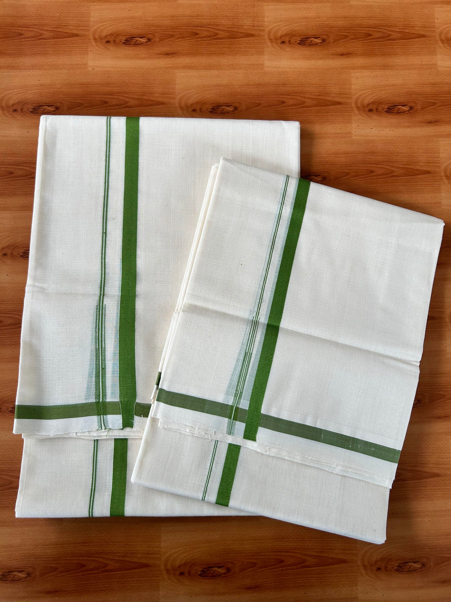 Off White Single Set Mundu 25% Discount !! KaithariKada Handloom Millpaav Balaramapuram - 100% Pure Cotton - 80X90 - 1 cm Puliyilakkara Parrot Green Chutty Kara - Mundu 2 mtr & Neriyath 2.73,2.68 & 2.65 mtr - 4 KK5458 SOM