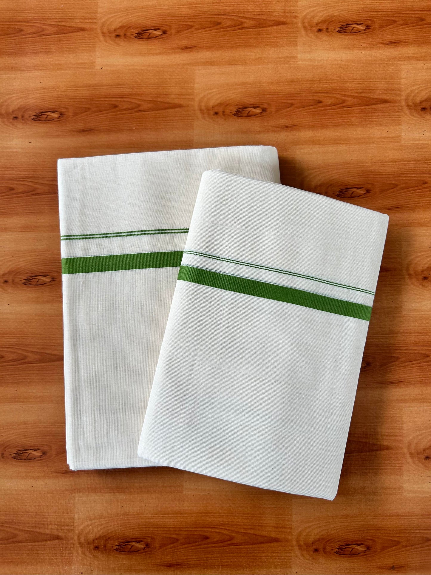 Off White Single Set Mundu 25% Discount !! KaithariKada Handloom Millpaav Balaramapuram - 100% Pure Cotton - 80X90 - 1 cm Puliyilakkara Parrot Green Chutty Kara - Mundu 2 mtr & Neriyath 2.73,2.68 & 2.65 mtr - 4 KK5458 SOM