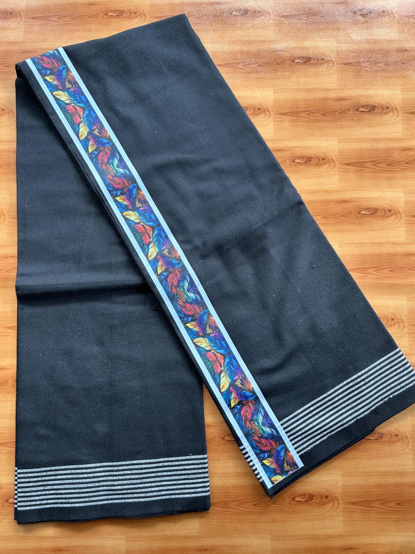 Kaitharikada - Single Kaily / Lungi - Mixed Cotton - 40s twisted - 2 inch Multi Colour Feather Printed Design Kara with Black colour body (2 meter / 4 muzham) - 27 KK8058 GAN