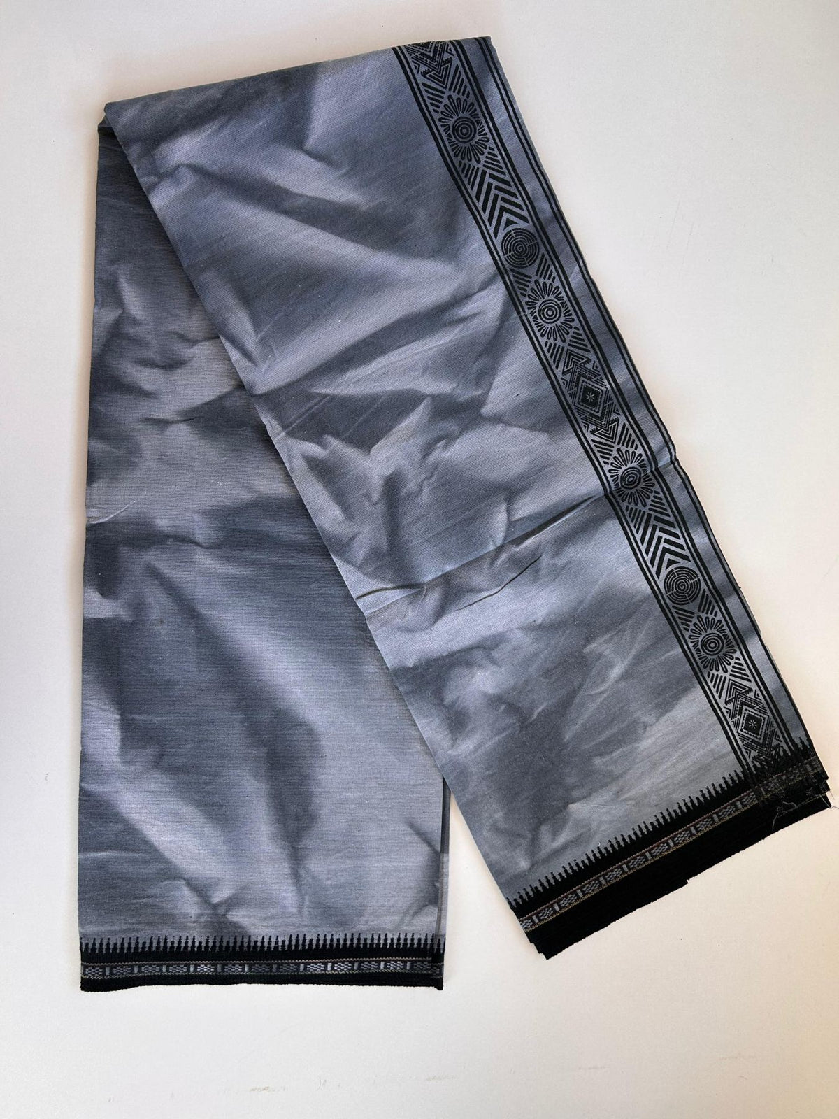 Single Kaily / Lungi - Kaitharikada - Mixed Cotton - 40s twisted - 1.5 inch Black Printed Design Kara With Ash Grey & White Shaded Colour Body (2 meter / 4 muzham) -  52 KK8088 SAT
