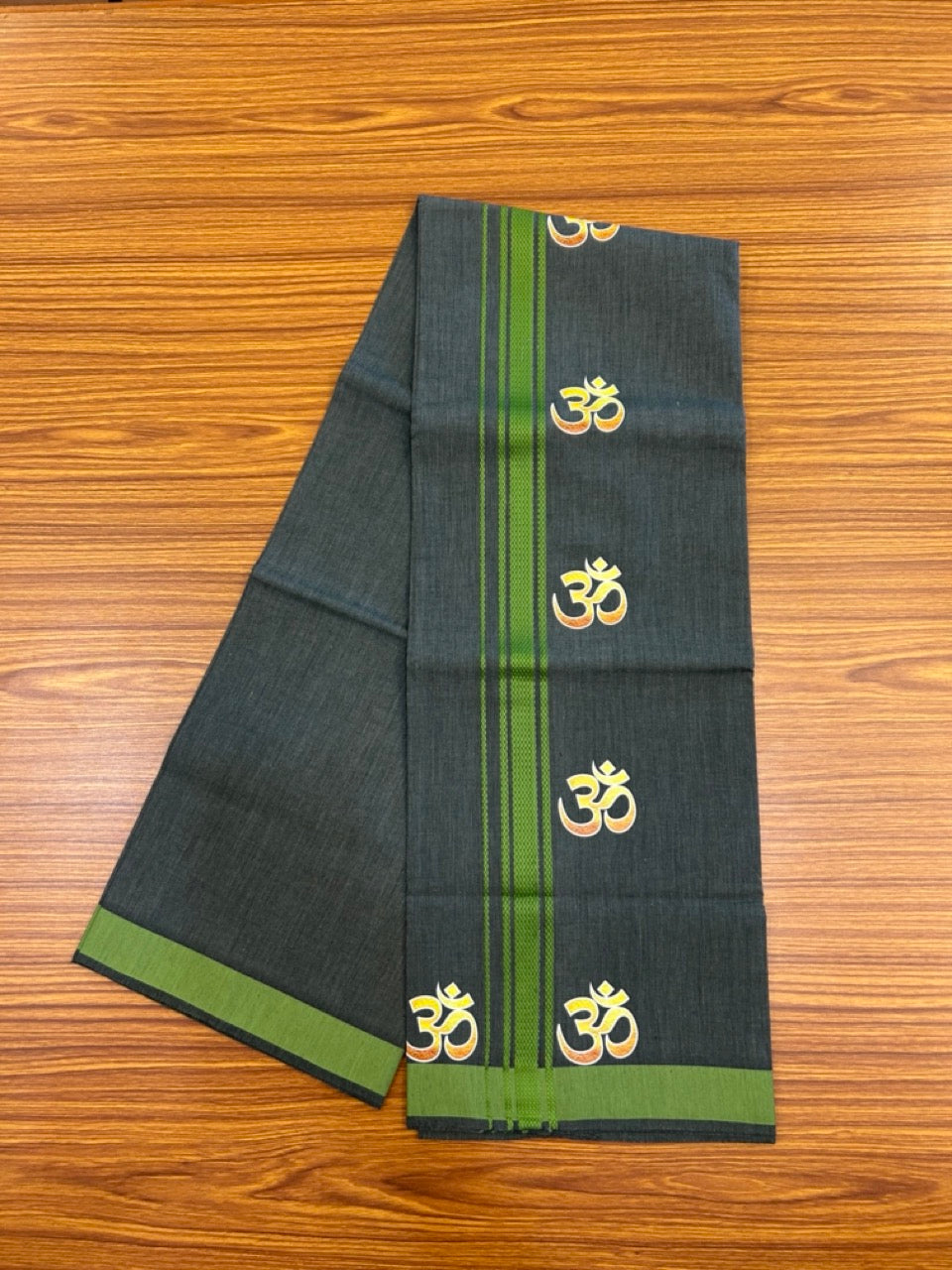 21% Discount ! Kaitharikada Pure Cotton - Single Kaily / Lungi -(40s)- 1.25 inch Green Striped Ohm Printed Design kara with Green colour body  (2 meter / 4 muzham) - 5 KK8033 GAN