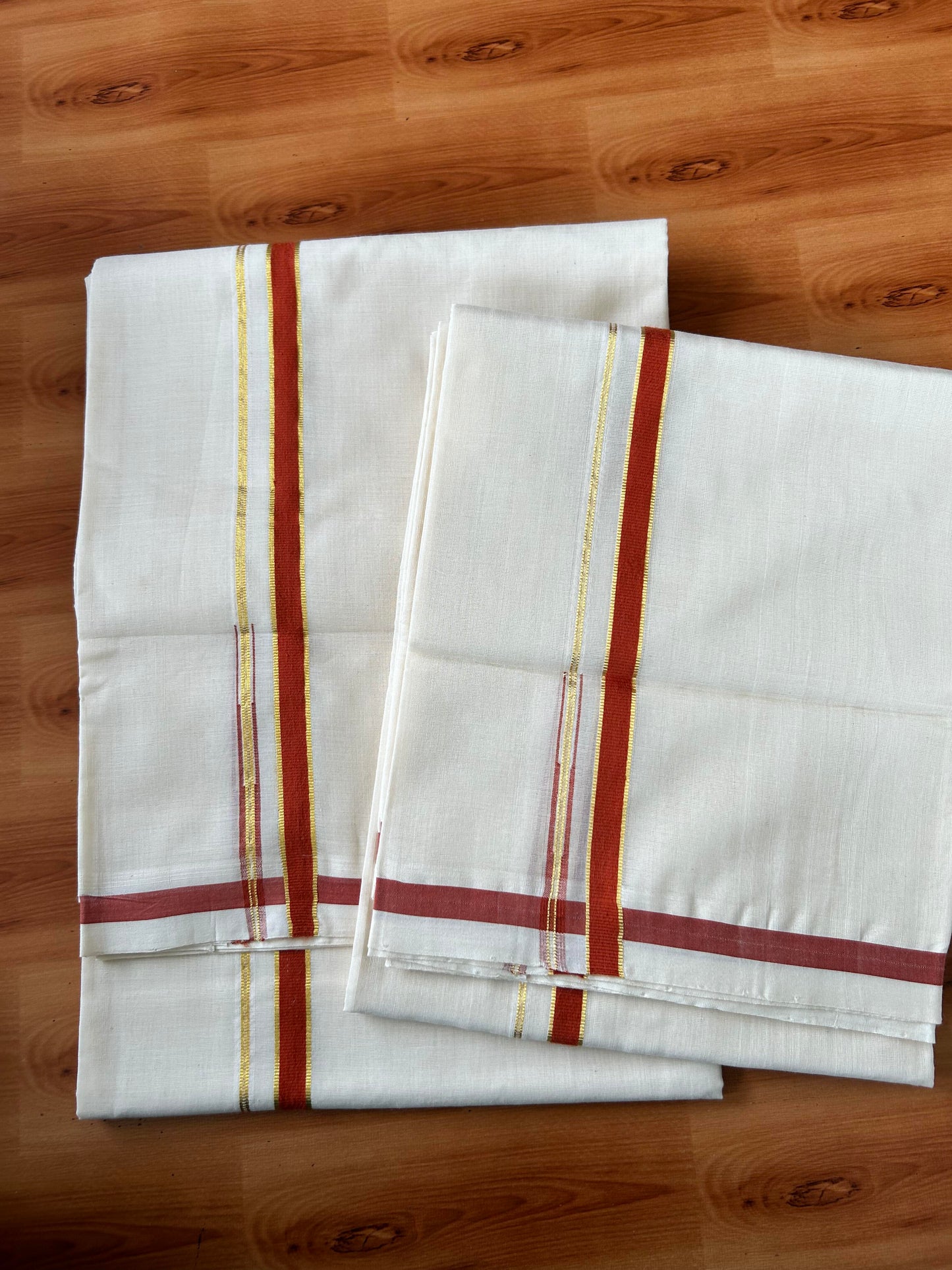 Off White Single Set Mundu 25% Discount !! KaithariKada Handloom Millpaav Balaramapuram - 100% Pure Cotton - 80X90 - 1 cm Puliyilakkara Gold Kasav & Brick Orange Chutty Kara - Mundu 2 mtr & Neriyath 2.63 , 2.60 & 2.55 mtr - 8 KK5458 SOM