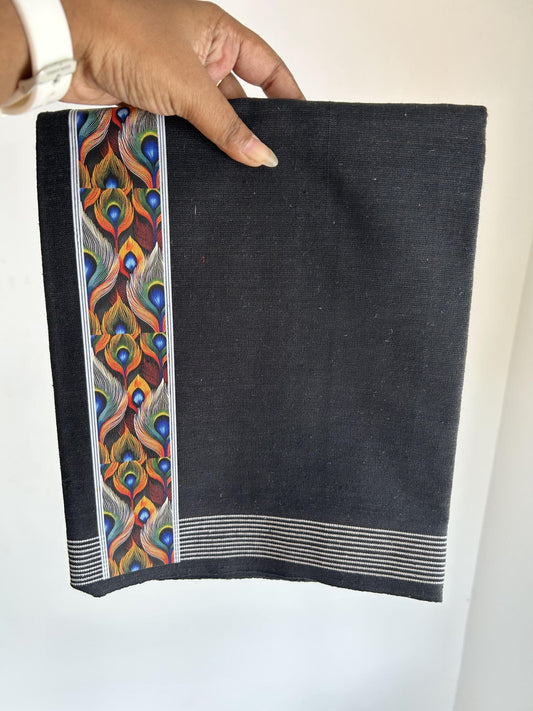 Kaitharikada - Single Kaily / Lungi - Mixed Cotton - 40s twisted - 2 inch Multi Colour Peacock Feather Printed Design Kara with Black colour body (2 meter / 4 muzham) - 26 KK8058 GAN