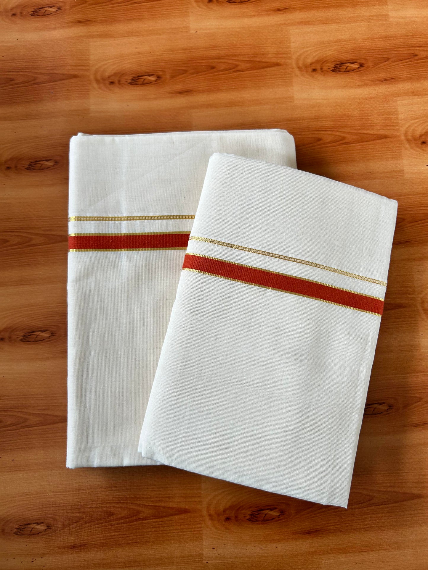 Off White Single Set Mundu 25% Discount !! KaithariKada Handloom Millpaav Balaramapuram - 100% Pure Cotton - 80X90 - 1 cm Puliyilakkara Gold Kasav & Brick Orange Chutty Kara - Mundu 2 mtr & Neriyath 2.63 , 2.60 & 2.55 mtr - 8 KK5458 SOM