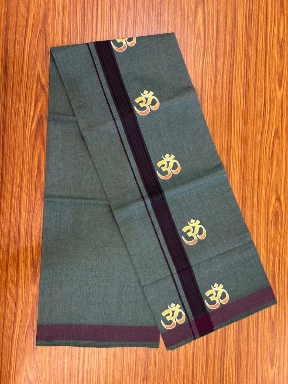 21% Discount ! Kaitharikada Pure Cotton - Single Kaily / Lungi -(40s)- 1.25 inch  Dark Purple Striped Ohm Printed Design kara with Green Shaded colour body  (2 meter / 4 muzham) - 9 KK8033 GAN
