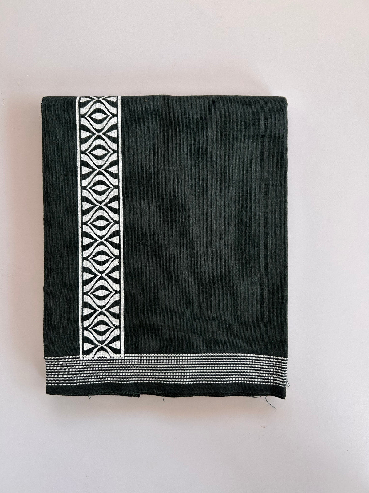 Single Kaily / Lungi - Kaitharikada - Mixed Cotton - 2/40s twisted - 2 inch White Printed Design Kara With Dark Green & Black Colour Body (2 meter / 4 muzham) - 8 KK8089 SAT