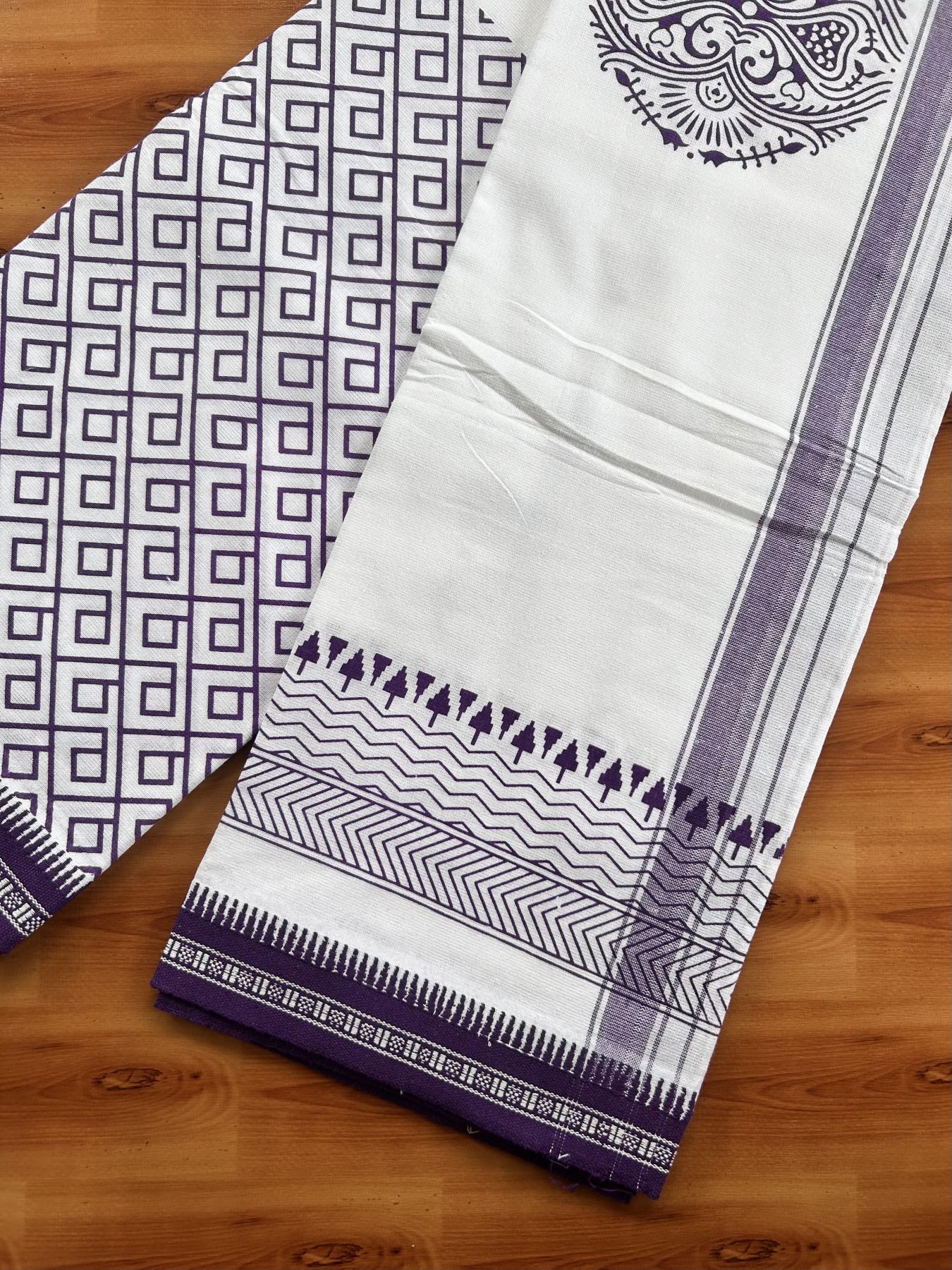 Kaitharikada - Single Kaily / Lungi - Mixed Cotton - 40s twisted - 1.25 inch Violet Printed Design kara with Kuppadam Border  White colour body (2 meter / 4 muzham) - 6 KK8058 GAN