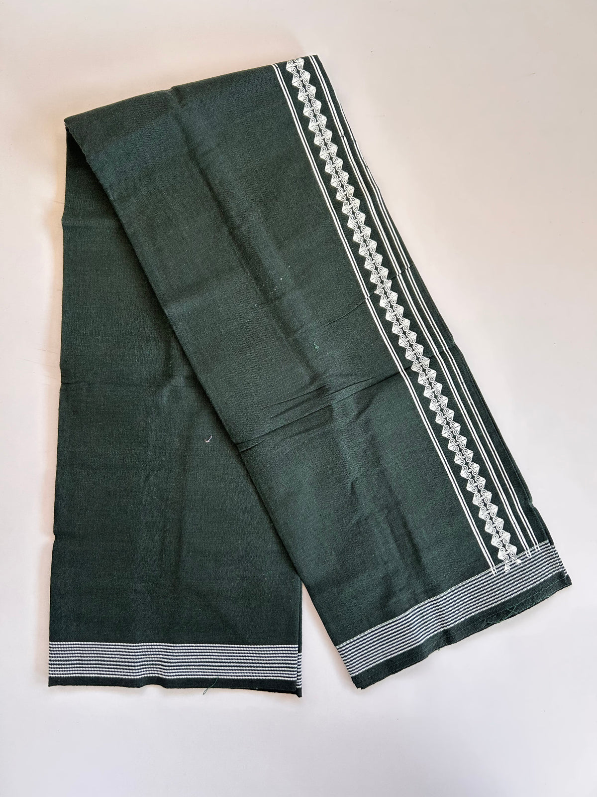 Single Kaily / Lungi - Kaitharikada - Mixed Cotton - 2/40s twisted - 2 inch White Printed Design Kara With Dark Green & Black Colour Body (2 meter / 4 muzham) - 17 KK8089 SAT
