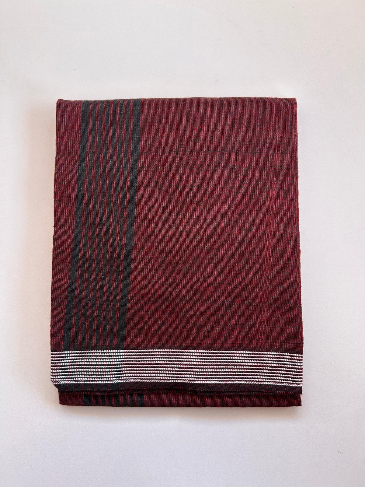 Kaitharikada - Single Kaily / Lungi - Mixed Cotton - (2/40s) twisted - 2.5 inch Black Striped kara with Maroon & Black Shaded colour body (2 meter / 4 muzham) - 5 KK8089 SAT
