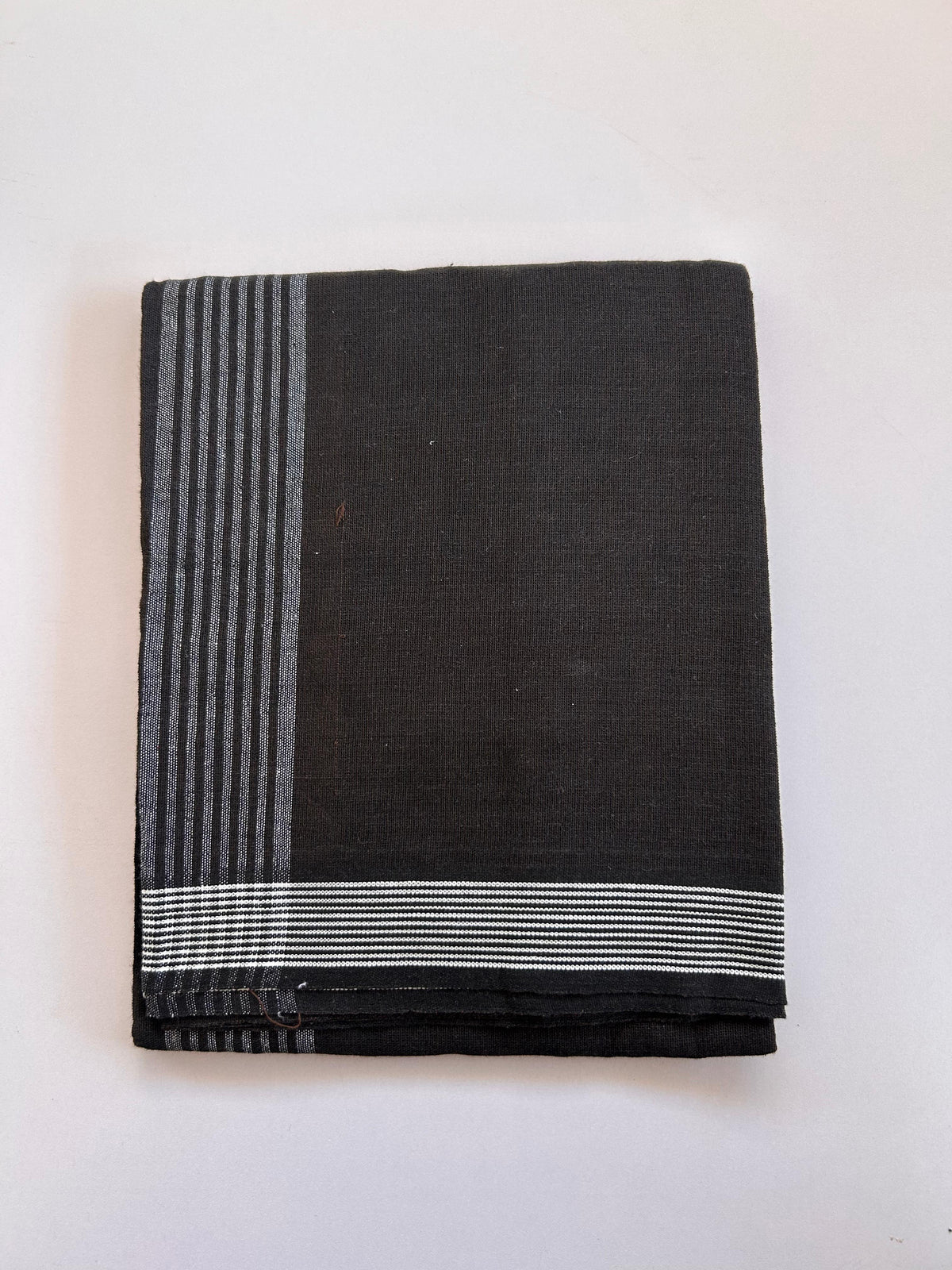 Kaitharikada - Single Kaily / Lungi - Mixed Cotton - (2/40s) twisted - 2.25 inch White Striped kara with Brown & Black Shaded colour body (2 meter / 4 muzham) - 6 KK8089 SAT