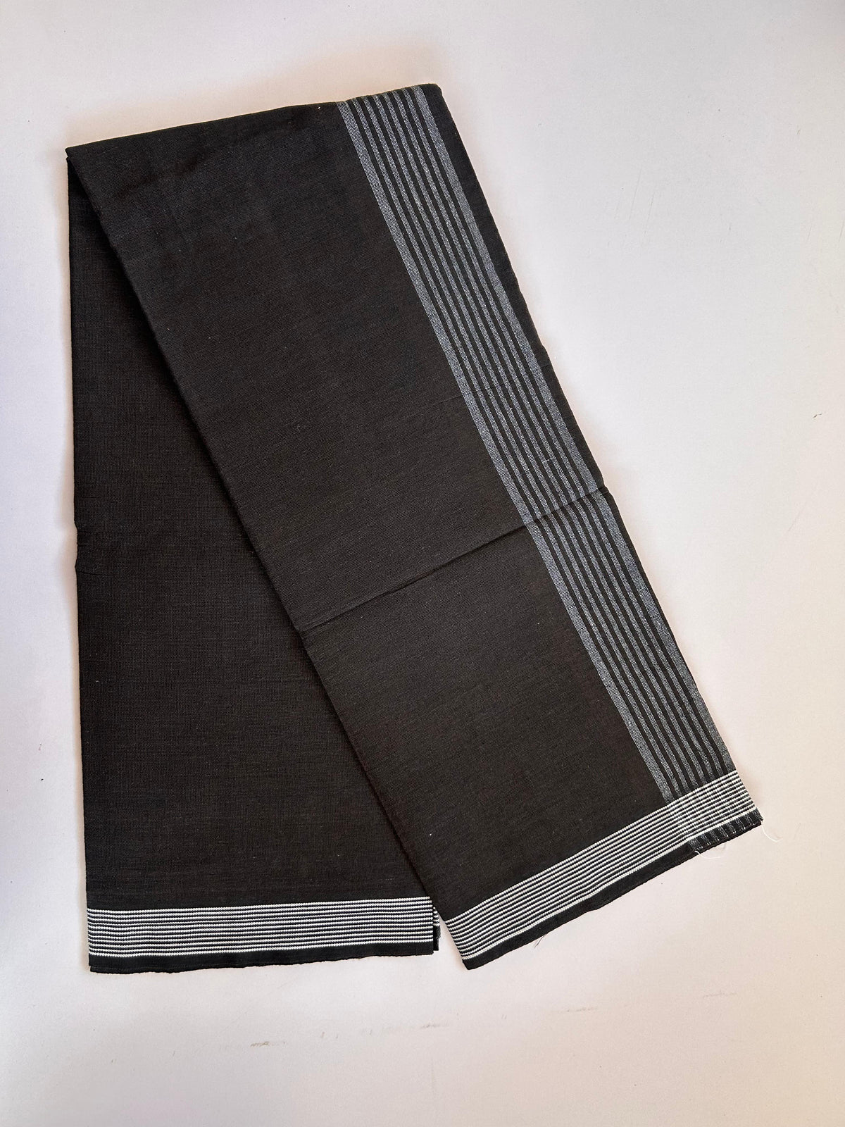 Kaitharikada - Single Kaily / Lungi - Mixed Cotton - (2/40s) twisted - 2.25 inch White Striped kara with Brown & Black Shaded colour body (2 meter / 4 muzham) - 6 KK8089 SAT
