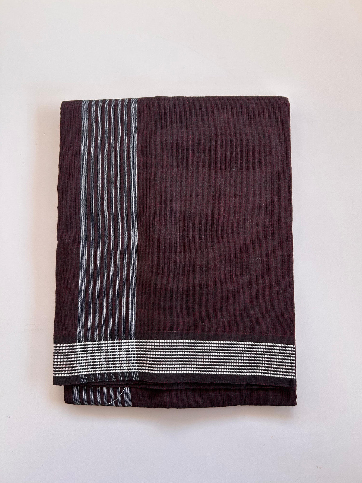 Kaitharikada - Single Kaily / Lungi - Mixed Cotton - (2/40s) twisted - 2.25 inch White Striped kara with Dark Maroon & Black Shaded colour body (2 meter / 4 muzham) - 7 KK8089 SAT