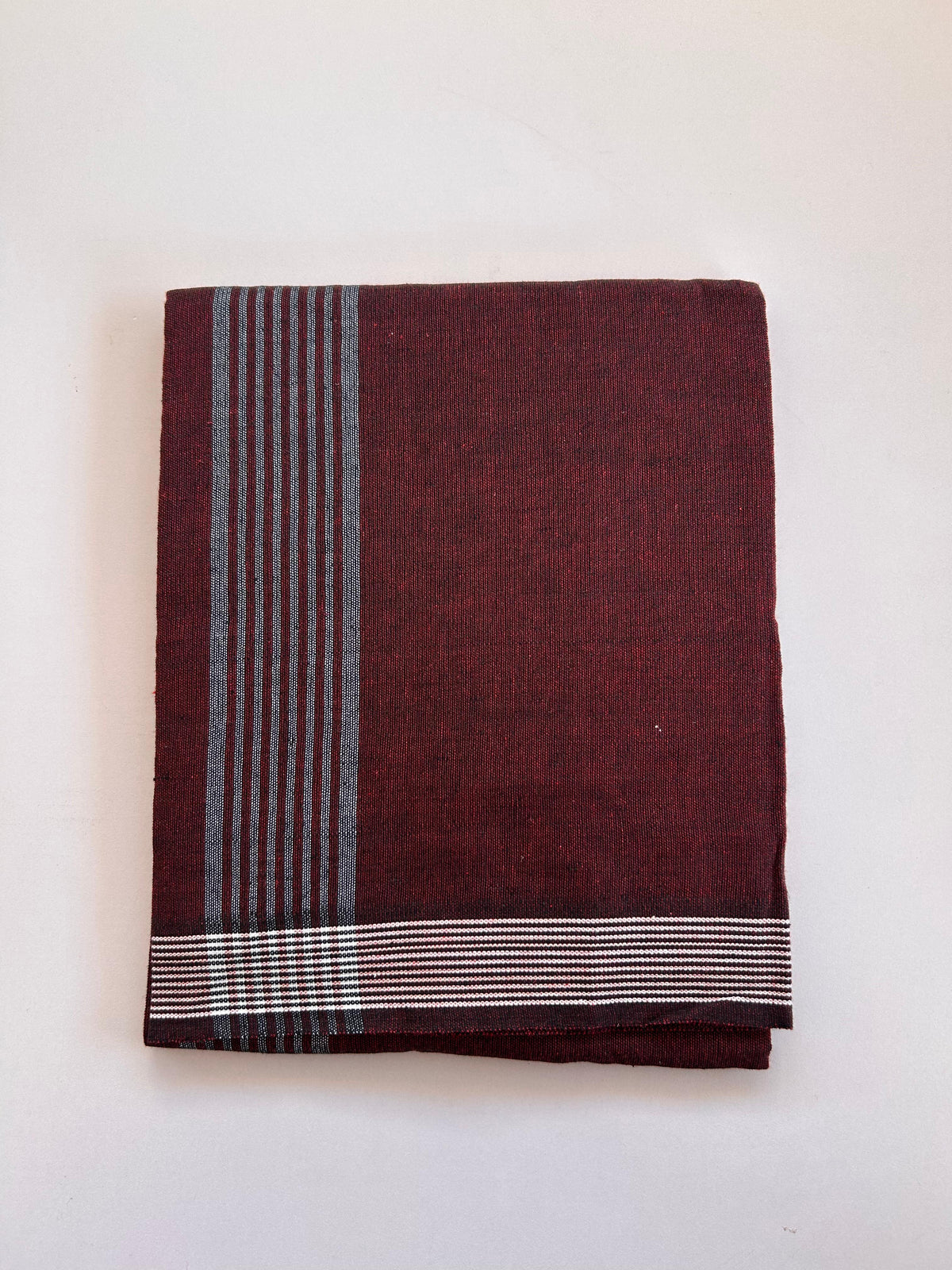 Kaitharikada - Single Kaily / Lungi - Mixed Cotton - (2/40s) twisted - 2.25 inch White Striped kara with Maroon & Black Shaded colour body (2 meter / 4 muzham) - 8 KK8089 SAT