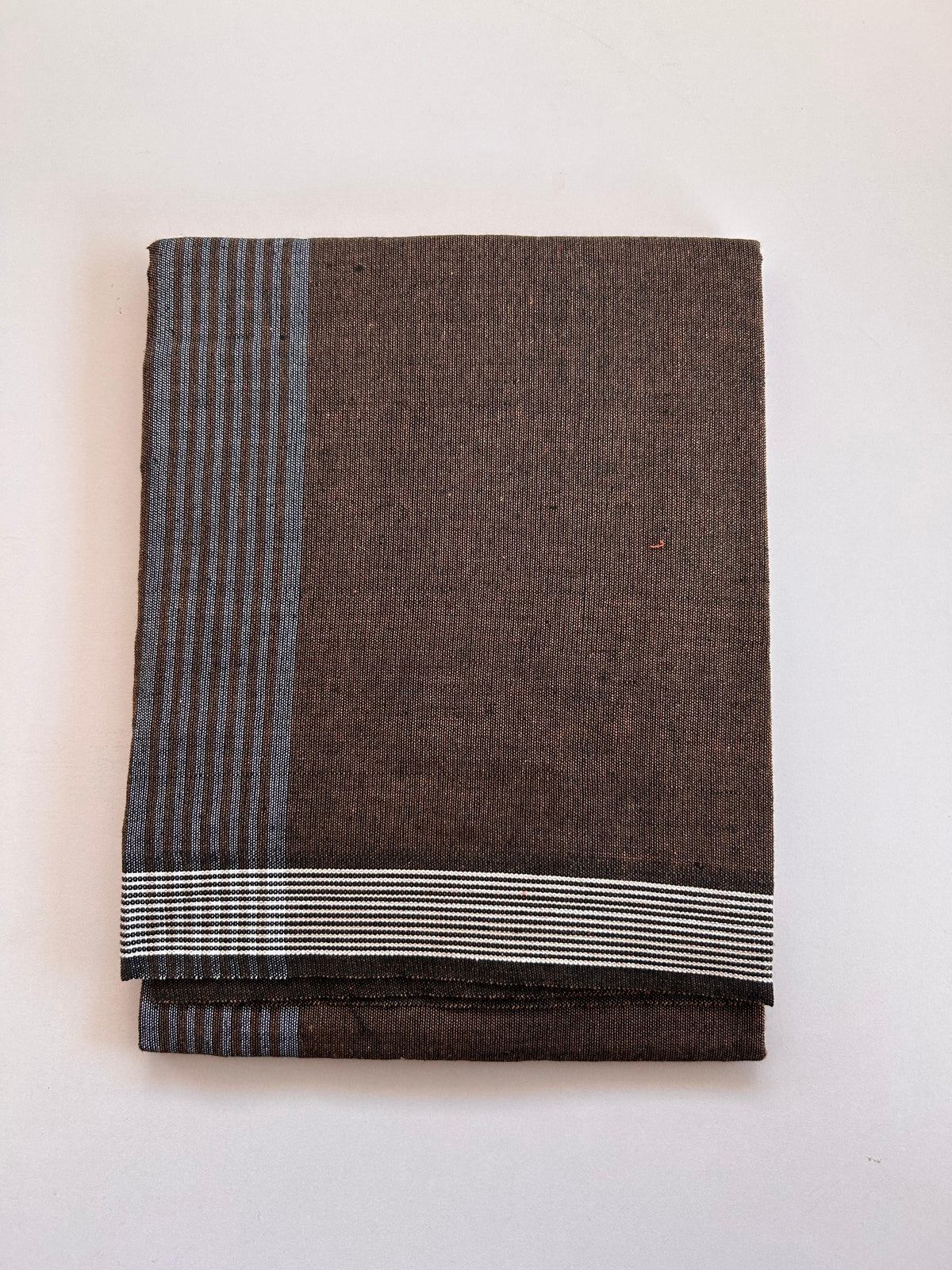 Kaitharikada - Single Kaily / Lungi - Mixed Cotton - (2/40s) twisted - 2.25 inch White Striped kara with Light Brown & Black Shaded colour body (2 meter / 4 muzham) - 9 KK8089 SAT