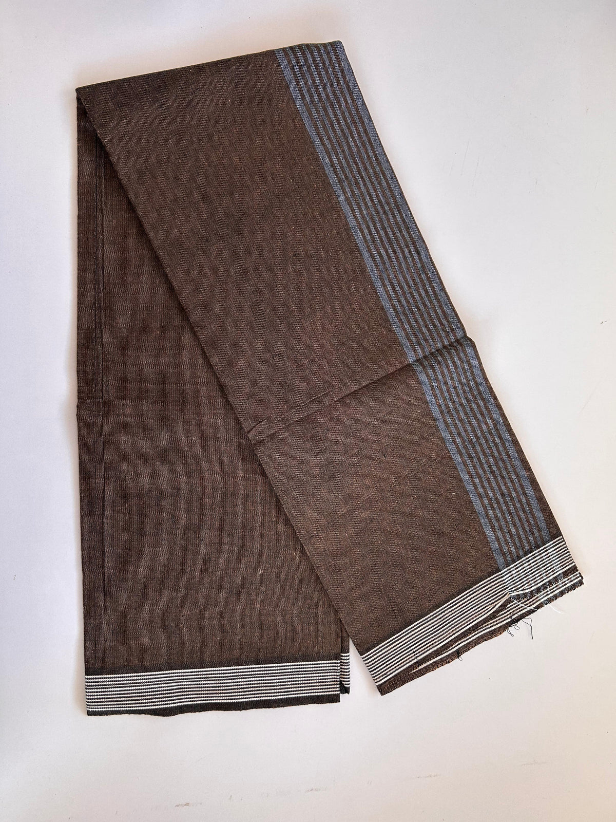 Kaitharikada - Single Kaily / Lungi - Mixed Cotton - (2/40s) twisted - 2.25 inch White Striped kara with Light Brown & Black Shaded colour body (2 meter / 4 muzham) - 9 KK8089 SAT