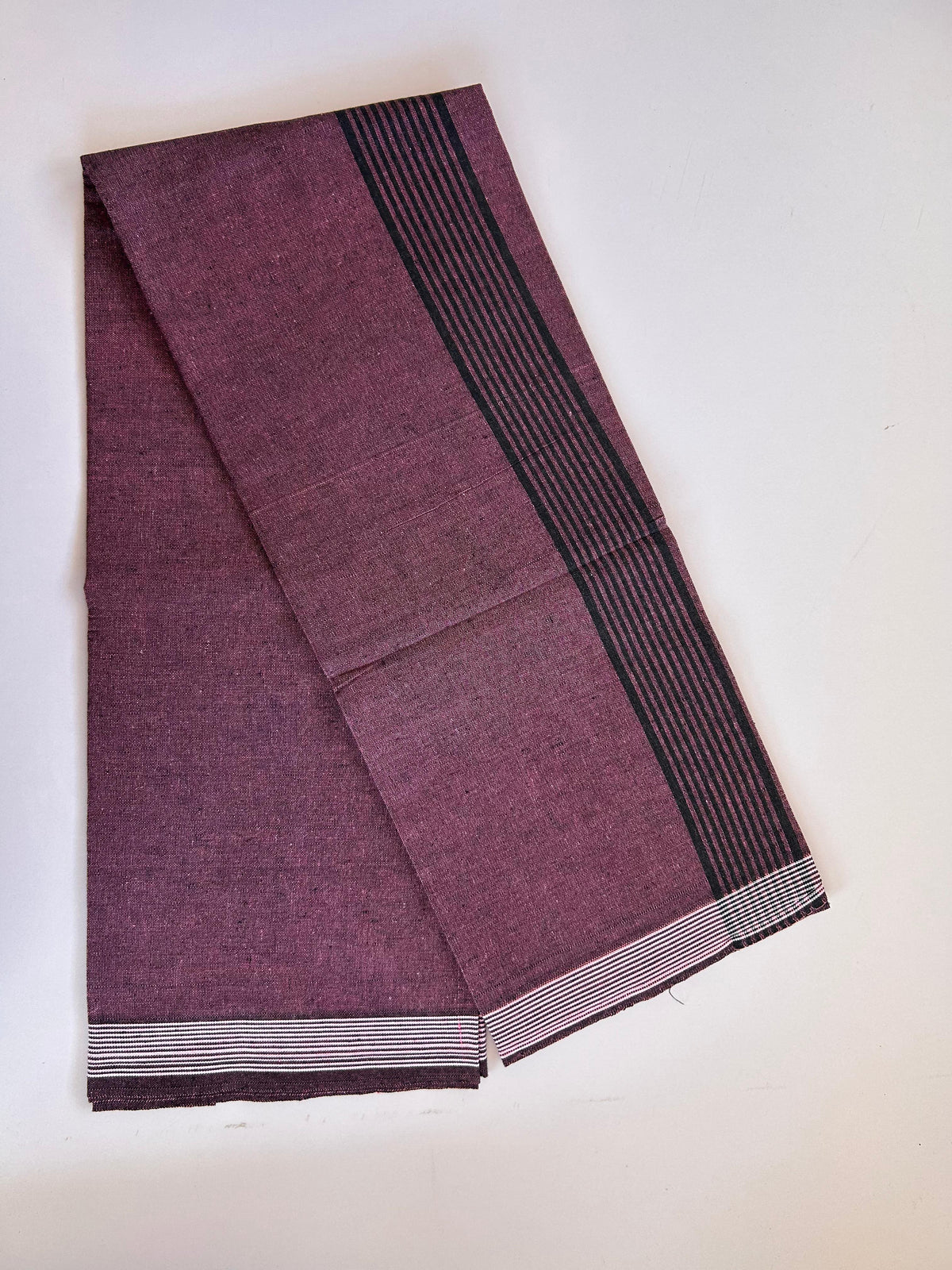 Kaitharikada - Single Kaily / Lungi - Mixed Cotton - (2/40s) twisted - 2.25 inch Black Striped kara with Dusty Pink & Black Shaded colour body (2 meter / 4 muzham) - 14 KK8089 SAT