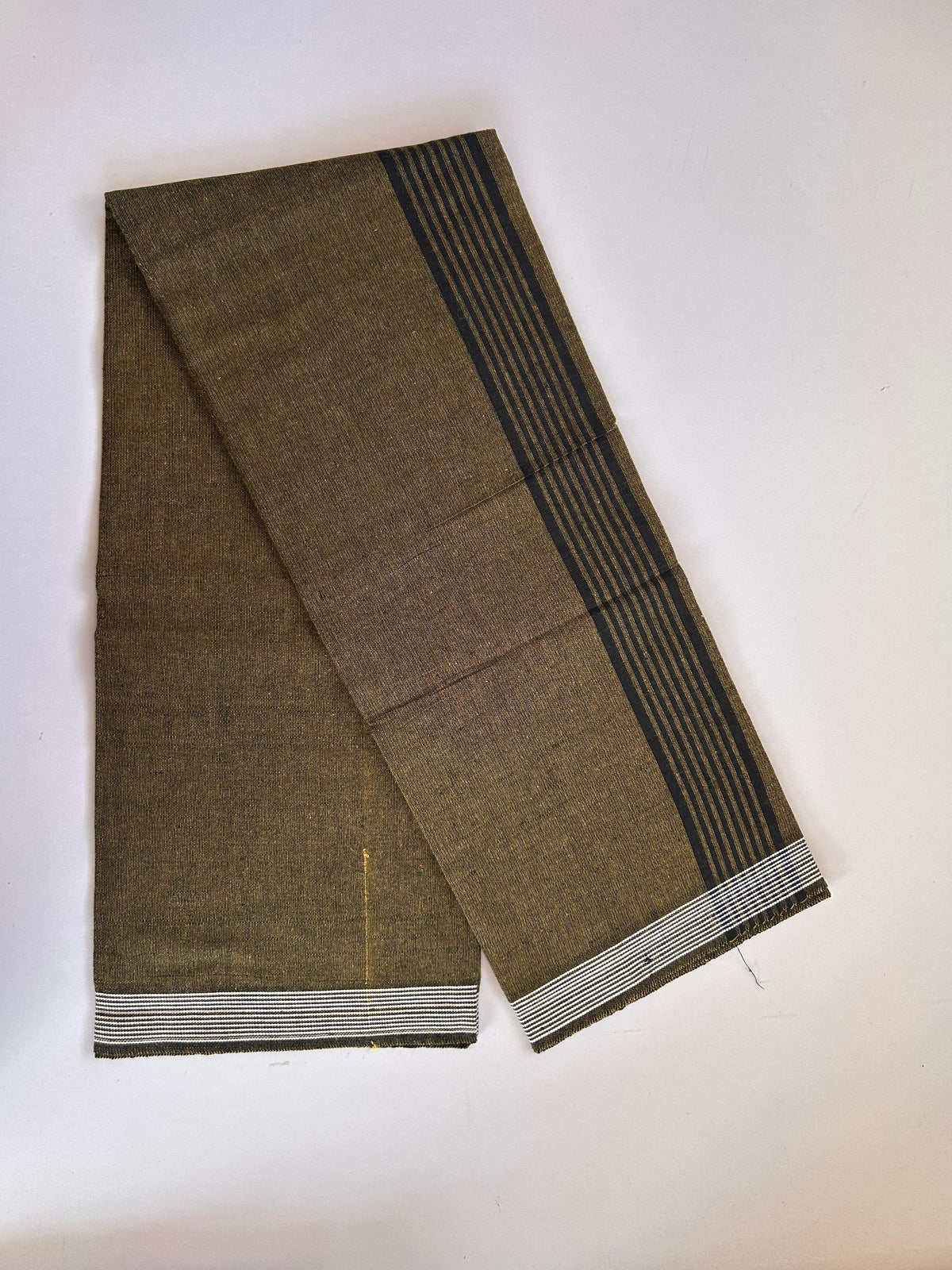 Kaitharikada - Single Kaily / Lungi - Mixed Cotton - (2/40s) twisted - 2.5 inch Black Striped kara with Mustard Yellow & Black Shaded colour body (2 meter / 4 muzham) - 18 KK8089 SAT