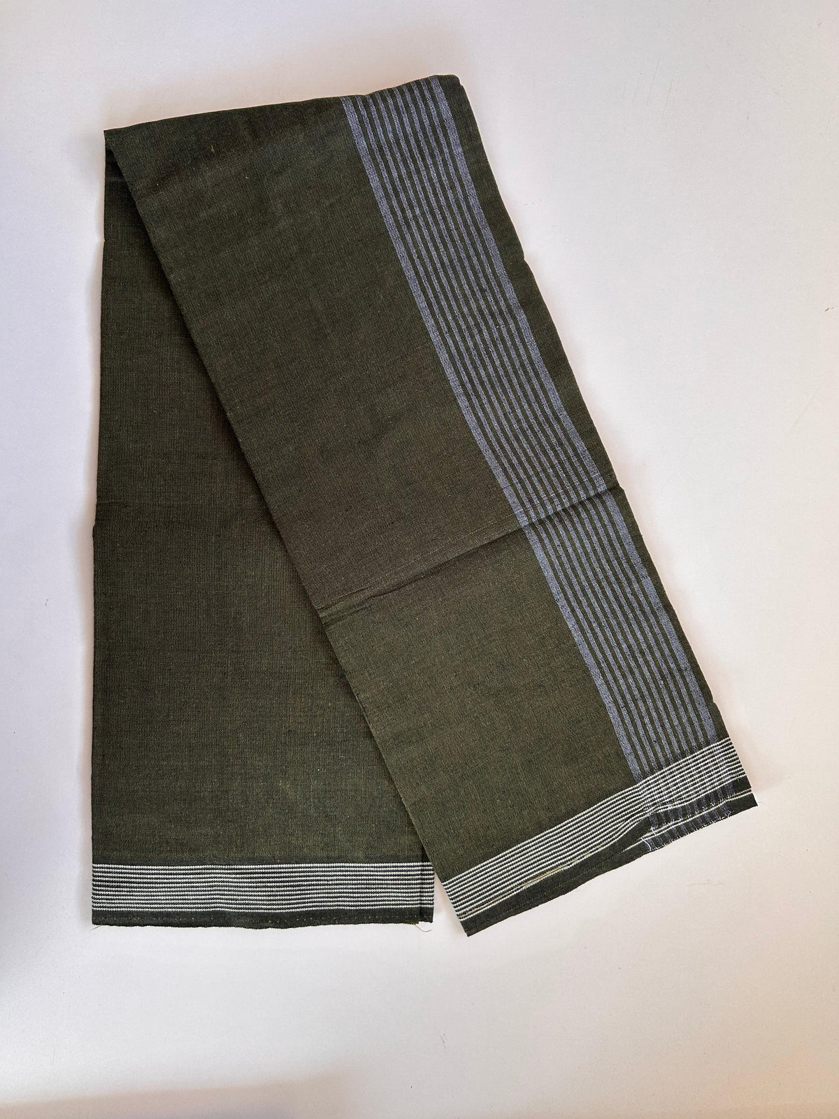 Kaitharikada - Single Kaily / Lungi - Mixed Cotton - (2/40s) twisted - 2.5 inch White Striped kara with Sage Green & Black Shaded colour body (2 meter / 4 muzham) - 19 KK8089 SAT