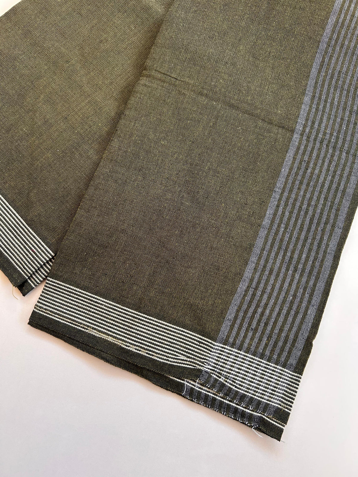 Kaitharikada - Single Kaily / Lungi - Mixed Cotton - (2/40s) twisted - 2.5 inch White Striped kara with Sage Green & Black Shaded colour body (2 meter / 4 muzham) - 19 KK8089 SAT