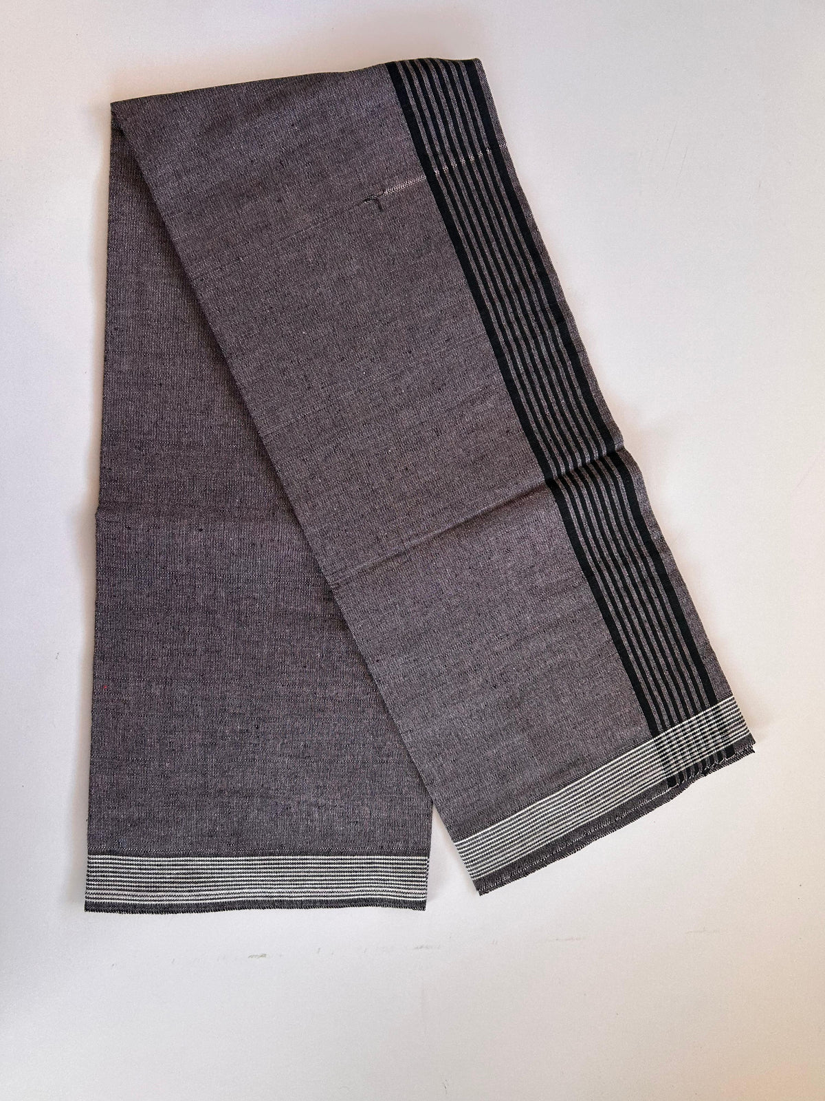 Kaitharikada - Single Kaily / Lungi - Mixed Cotton - (2/40s) twisted - 2.5 inch Black Striped kara with Light Rose & Black Shaded colour body (2 meter / 4 muzham) - 20 KK8089 SAT