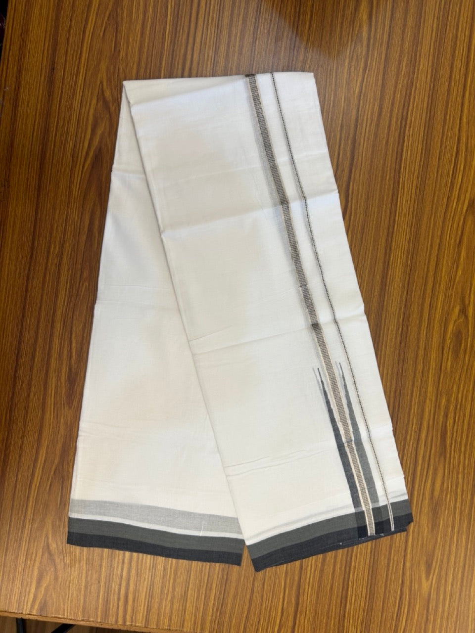 23% Discount ! NEW! KaithariKada Balaramapuram 100% Cotton Pure white Double Mundu/Dhoti - (100x80)s - 1.5 inch Silver Kasav Black & Dark Sage Green Chutty Kara - 18 KK5270 CKS