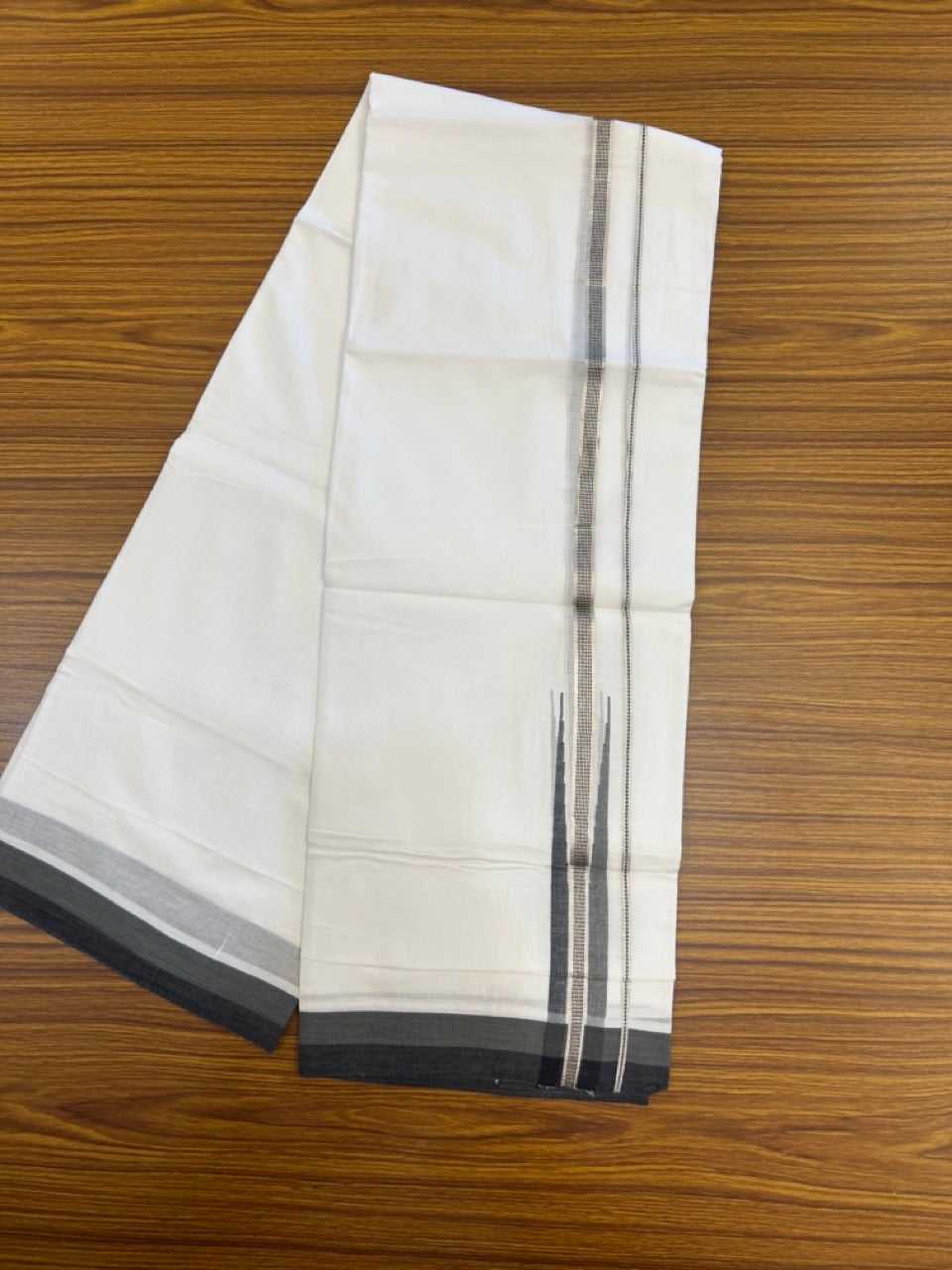 23% Discount ! NEW! KaithariKada Balaramapuram 100% Cotton Pure white Double Mundu/Dhoti - (100x80)s - 1.5 inch Silver Kasav Black & Dark Sage Green Chutty Kara - 18 KK5270 CKS