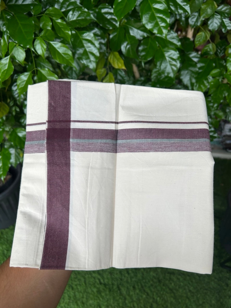 24% Discount !! KaithariKada Balaramapuram 100% Cotton OFF WHITE (Unbleached) Single Mundu/Dhoti - Twisted 60s Thread - 1.25 inch Dark Maroon White & Green shaded Kara (2 meter / 4 muzham) - 47KK5241 GL