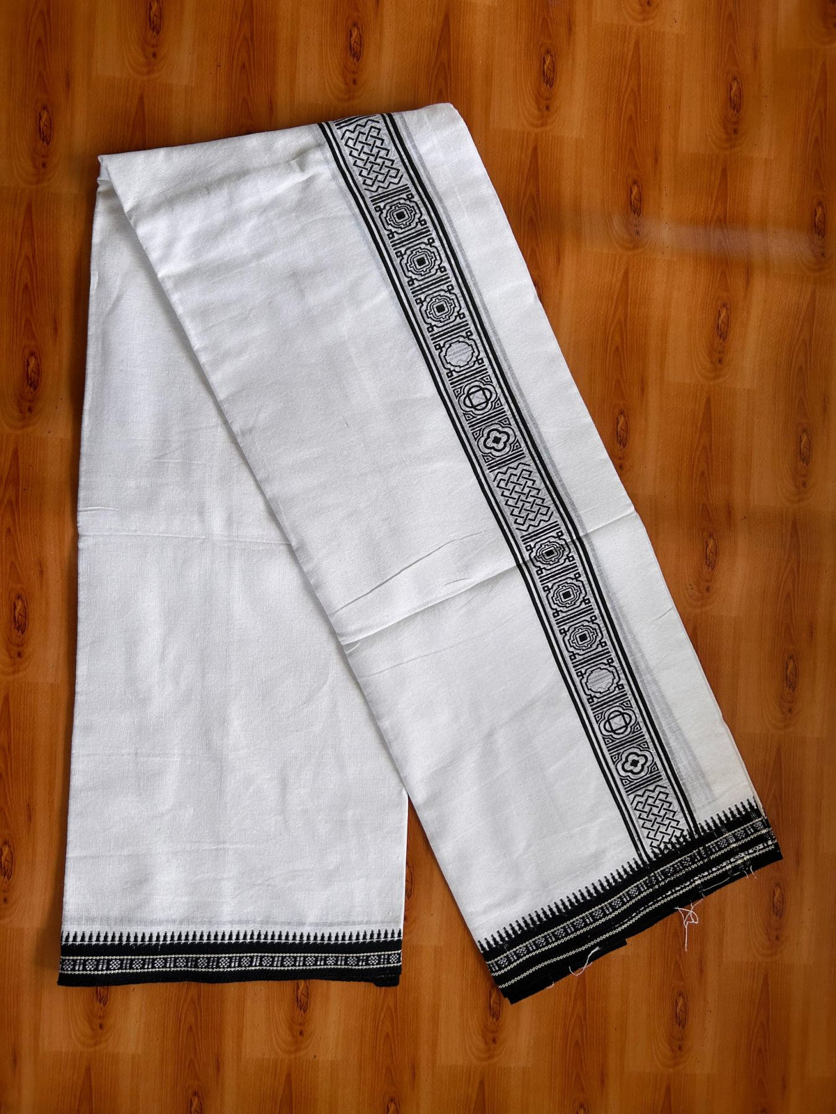 Single Kaily / Lungi - Kaitharikada - Mixed Cotton - 40s twisted - 2 inch Black Printed Design Kara With White Colour Body (2 meter / 4 muzham) -  50 KK8088 SAT
