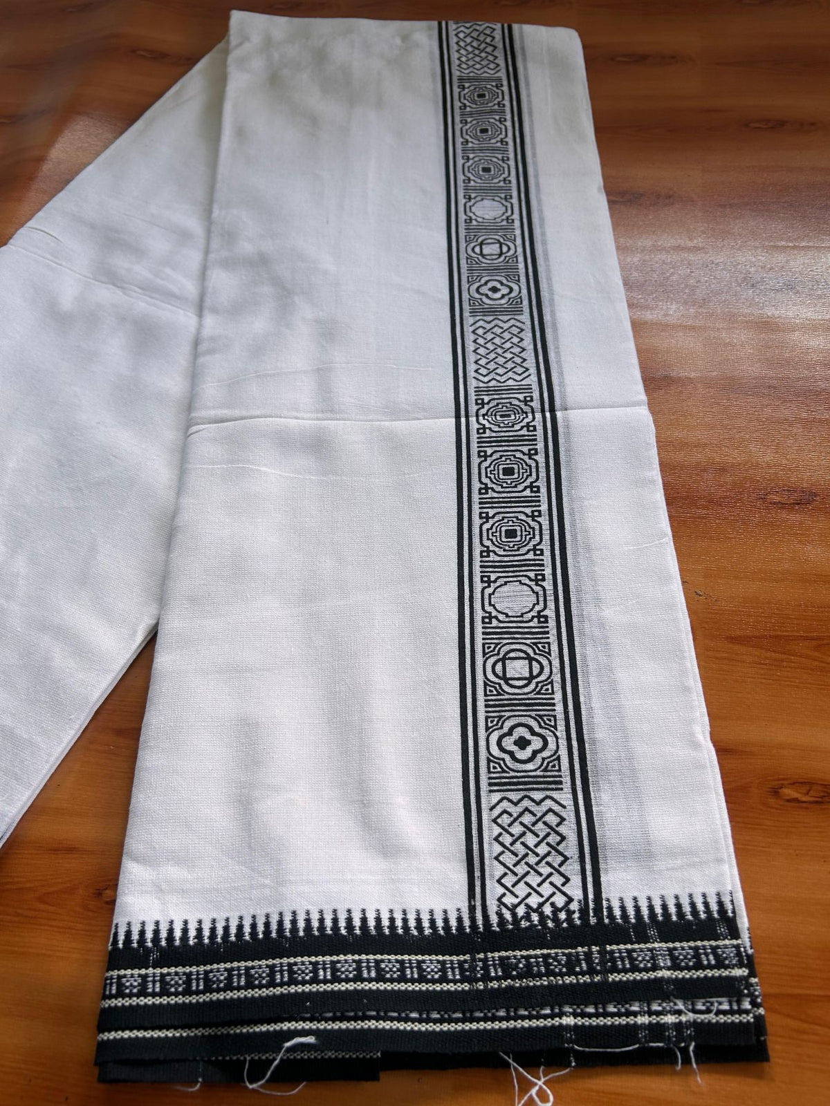 Single Kaily / Lungi - Kaitharikada - Mixed Cotton - 40s twisted - 2 inch Black Printed Design Kara With White Colour Body (2 meter / 4 muzham) -  50 KK8088 SAT