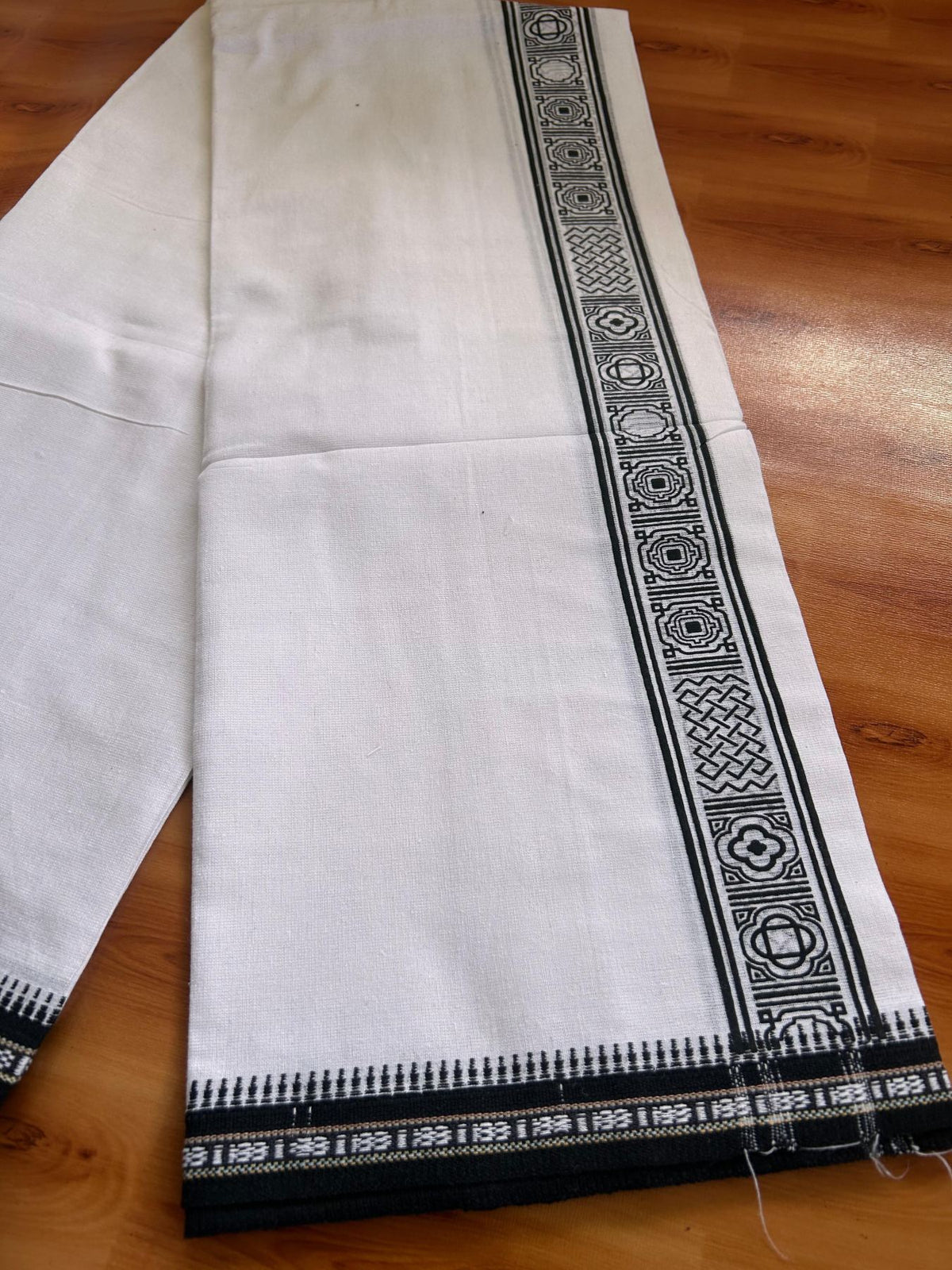 Single Kaily / Lungi - Kaitharikada - Mixed Cotton - 40s twisted - 2 inch Black Printed Design Kara With White Colour Body (2 meter / 4 muzham) -  51 KK8088 SAT