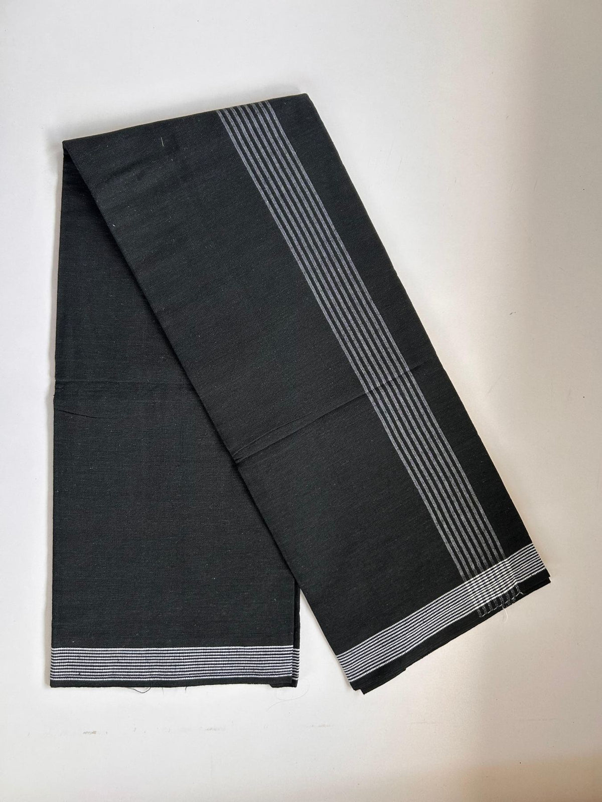 Kaitharikada - Single Kaily / Lungi - Mixed Cotton - (2/40s) twisted - 2 inch White Striped kara with  Black colour body (2 meter / 4 muzham) - 36 KK8088 SAT