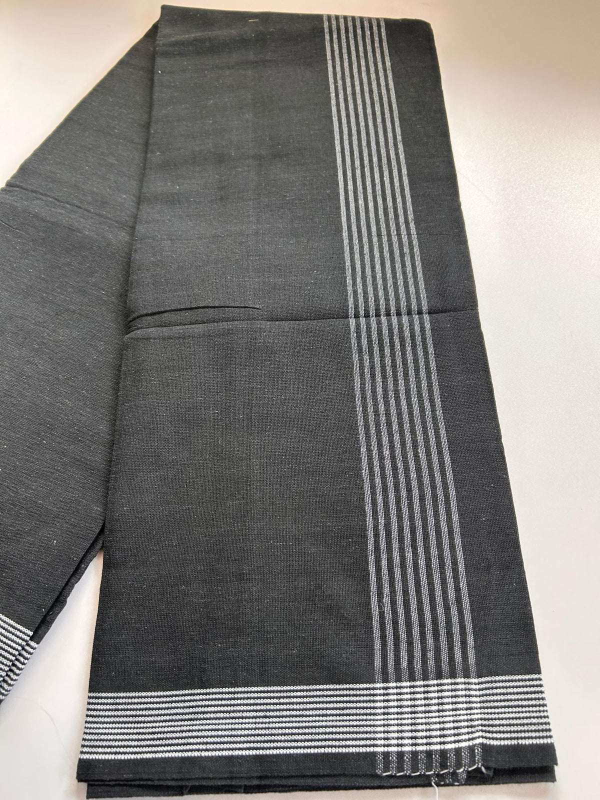 Kaitharikada - Single Kaily / Lungi - Mixed Cotton - (2/40s) twisted - 2 inch White Striped kara with  Black colour body (2 meter / 4 muzham) - 36 KK8088 SAT
