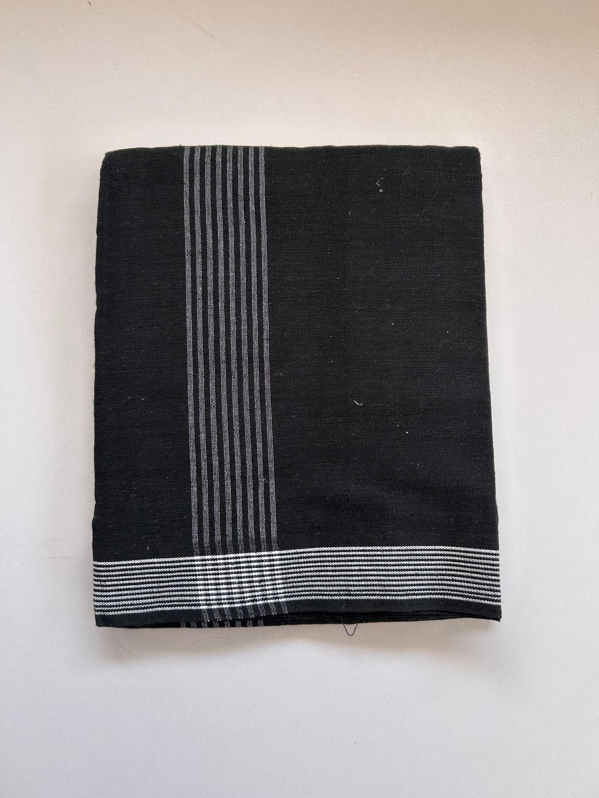 Kaitharikada - Single Kaily / Lungi - Mixed Cotton - (2/40s) twisted - 2 inch White Striped kara with  Black colour body (2 meter / 4 muzham) - 36 KK8088 SAT
